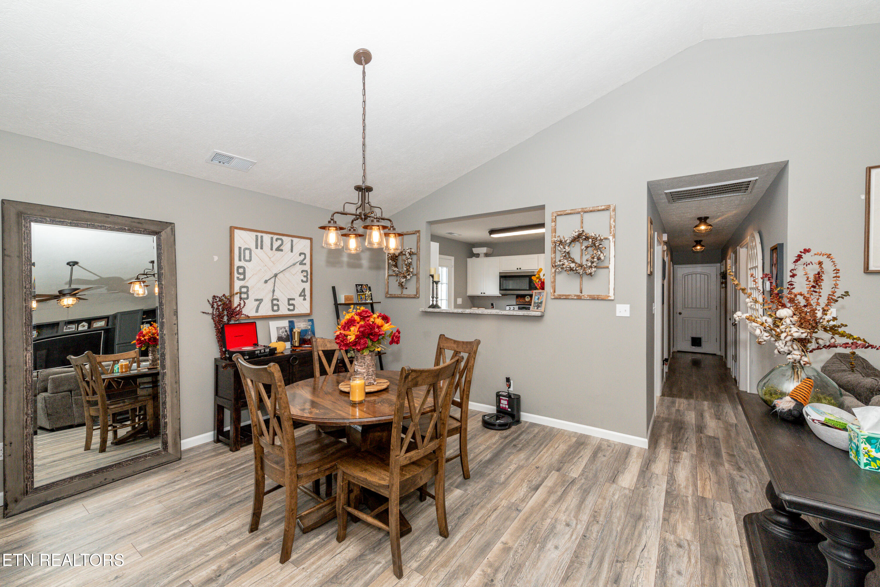 2105 Sunny Lane