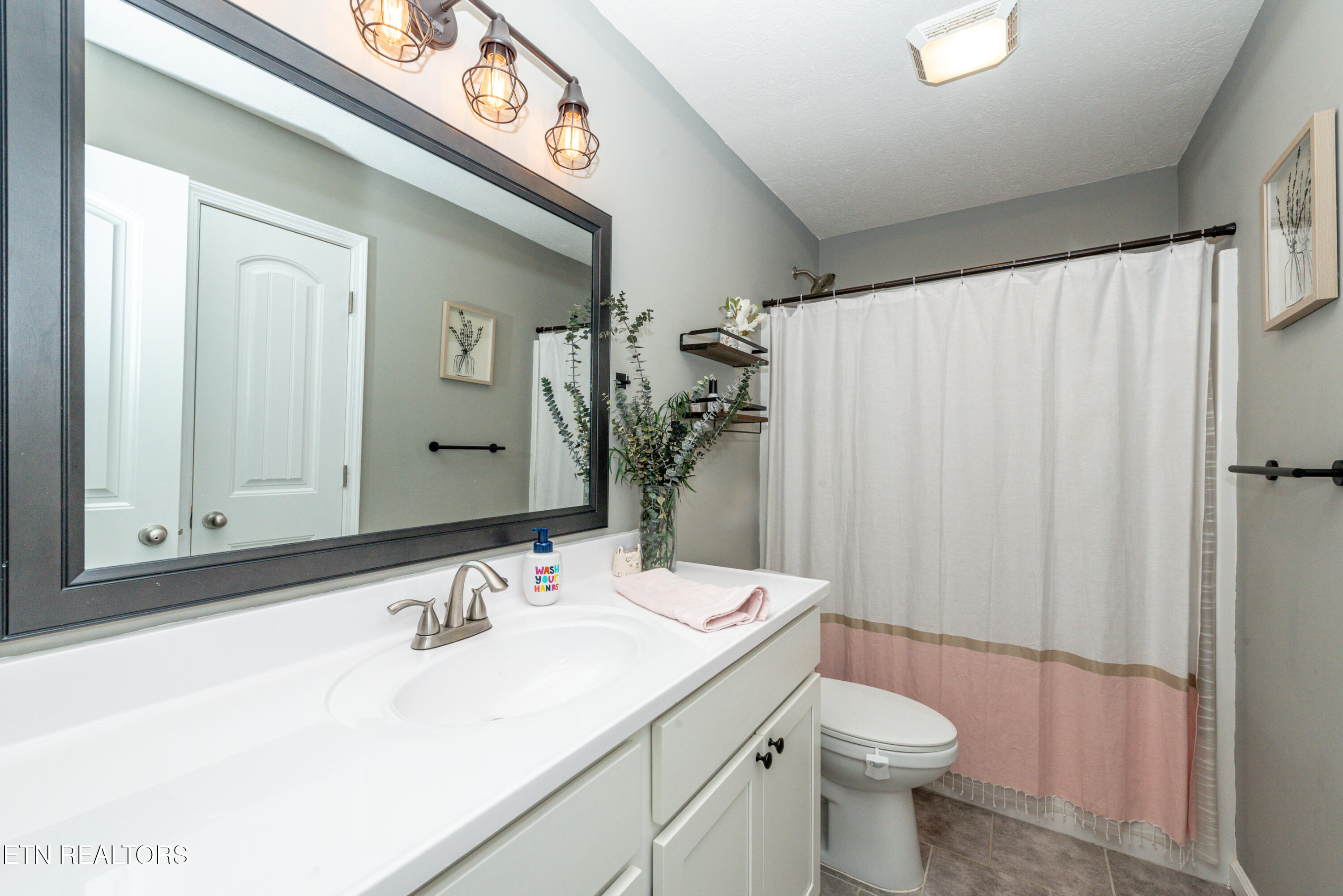 2105 Sunny Lane