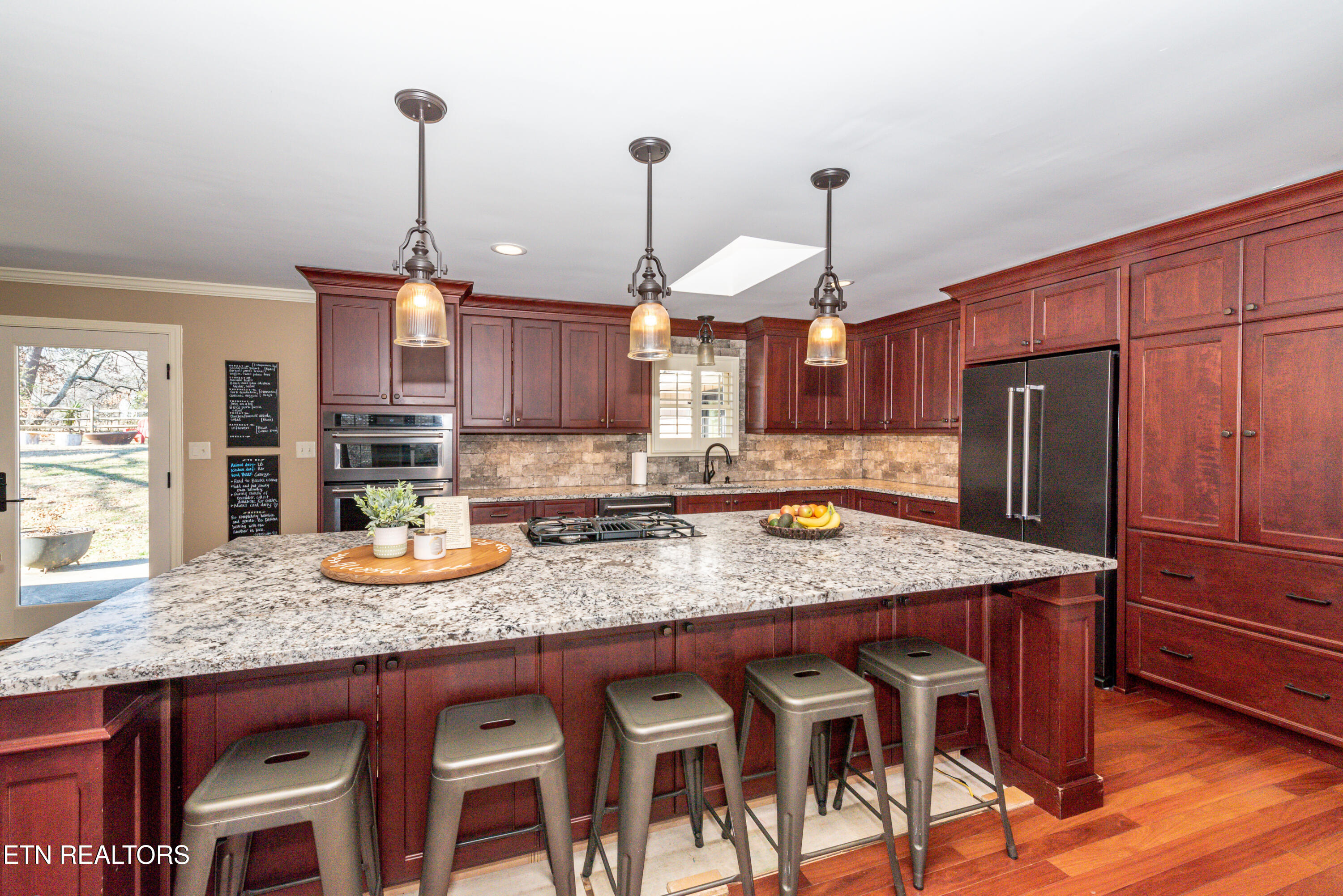 902 Summer Hill Court