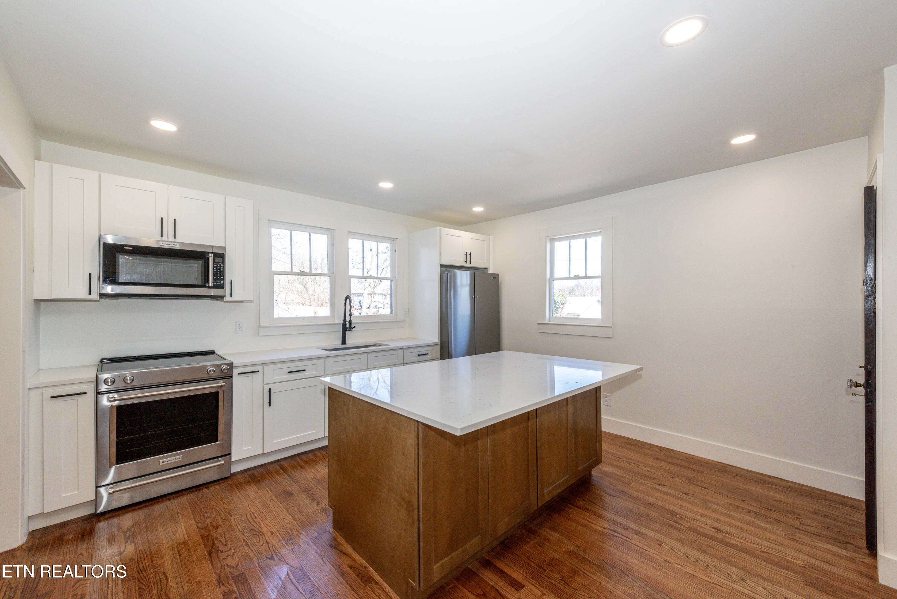 613 Mountain View Ave