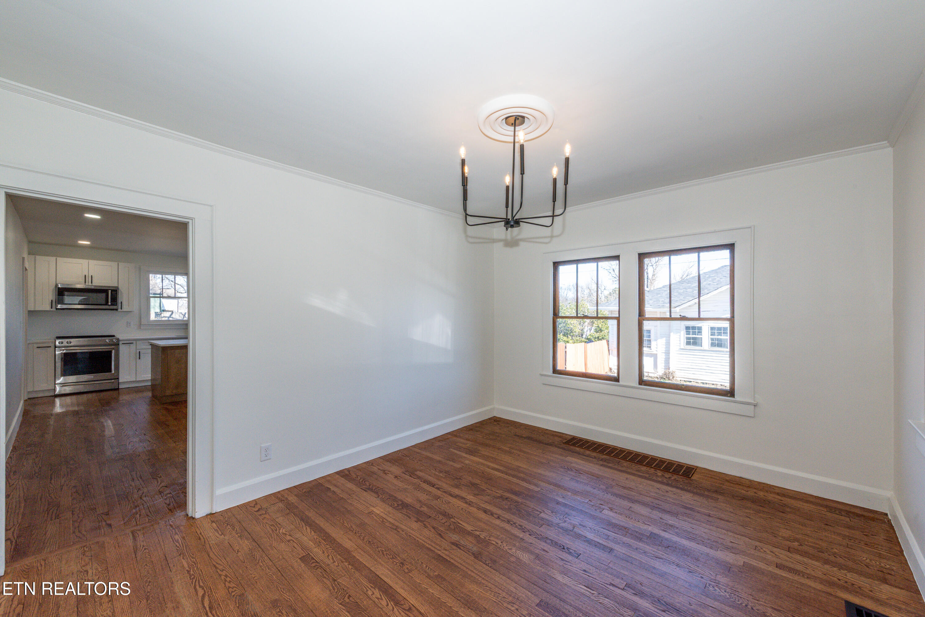 613 Mountain View Ave