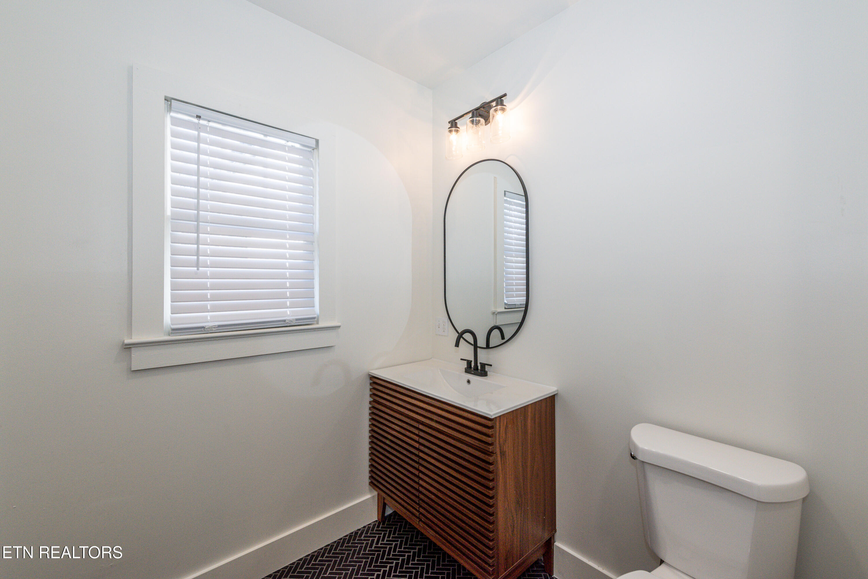 613 Mountain View Ave