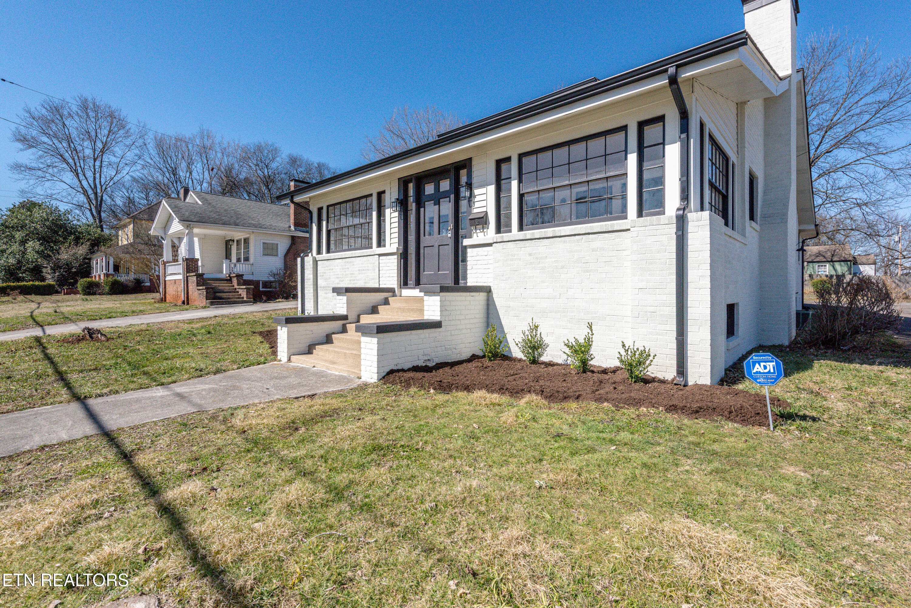 613 Mountain View Ave