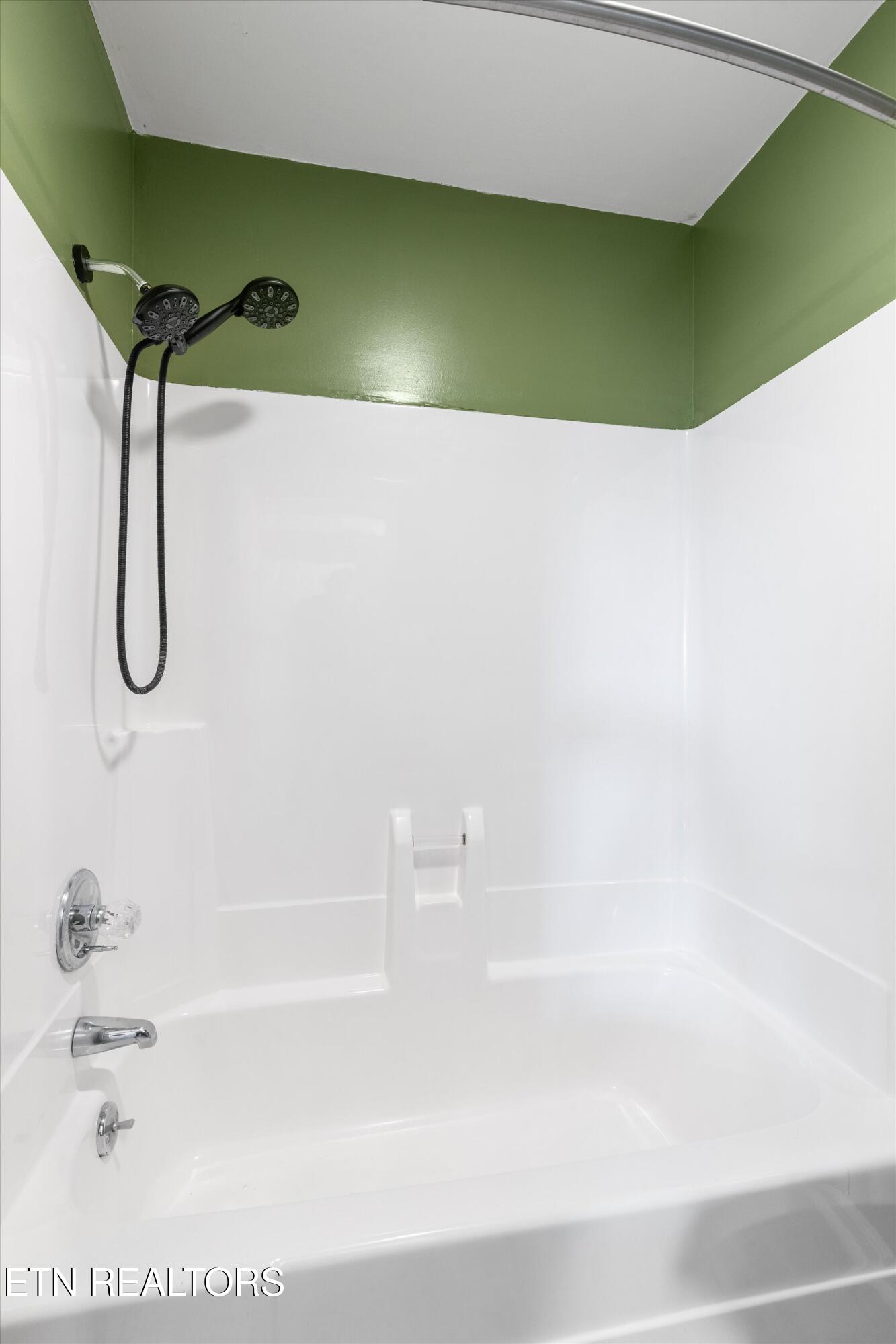 810 Highland Drive, 1101