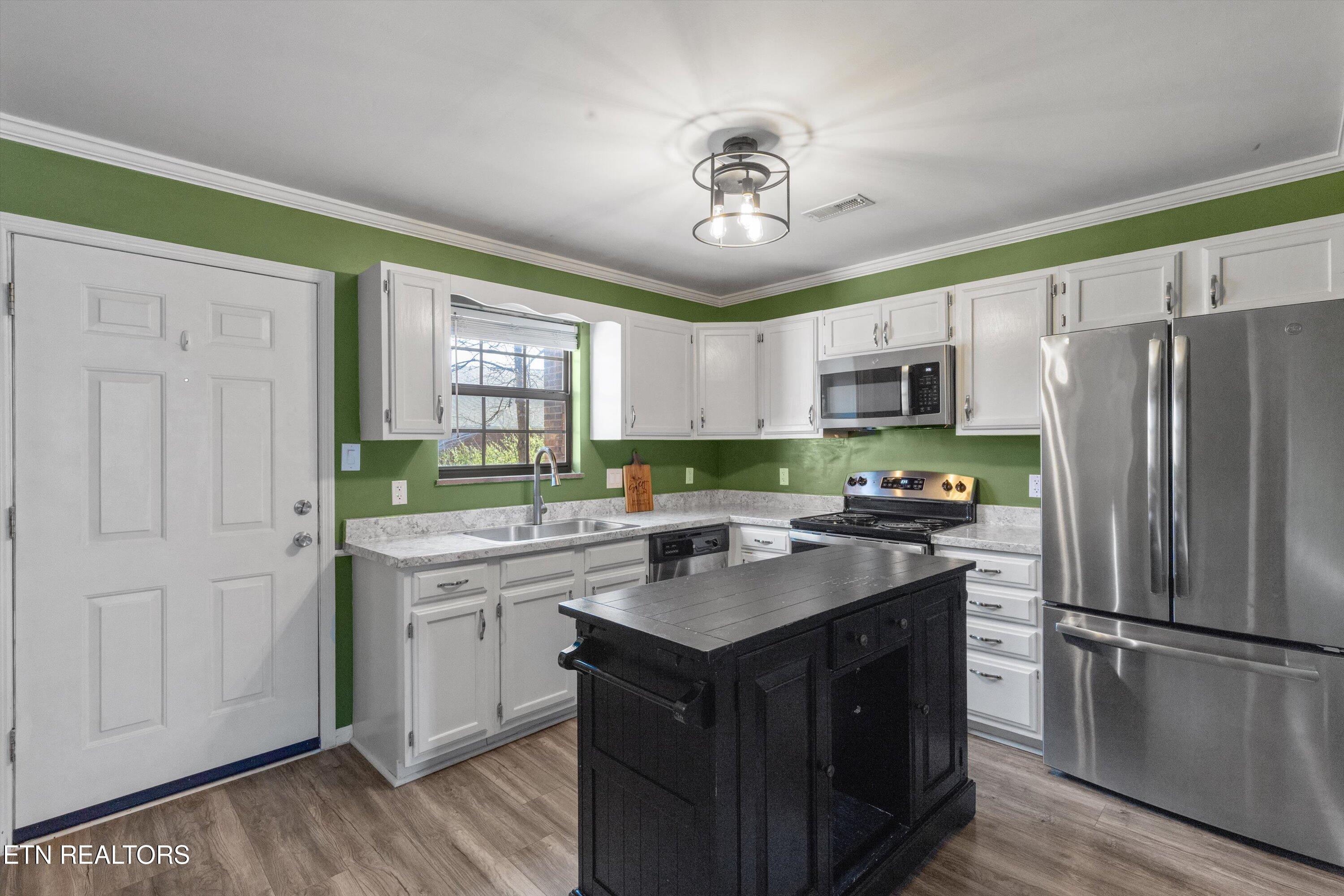 810 Highland Drive, 1101