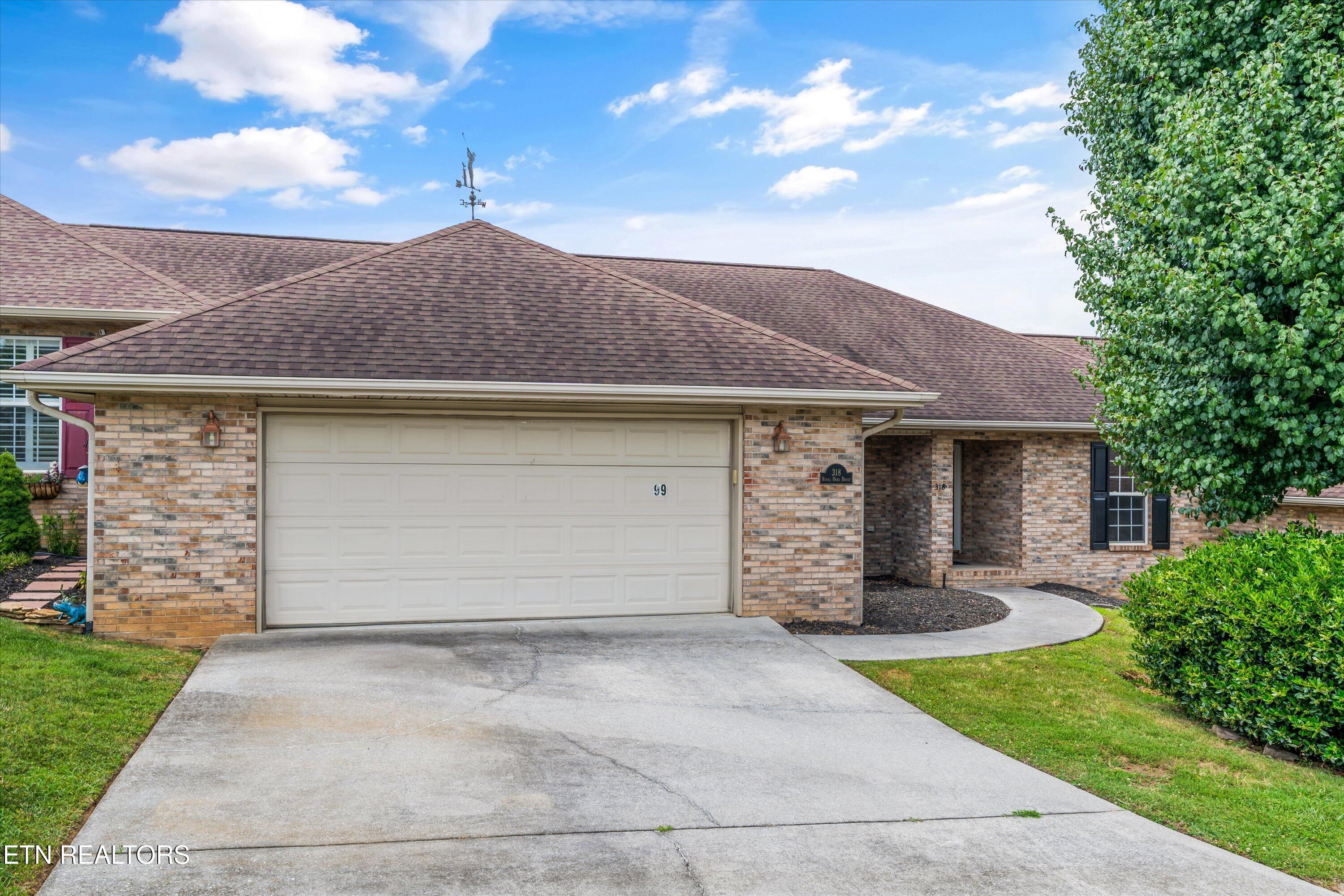 318 Royal Oaks Drive