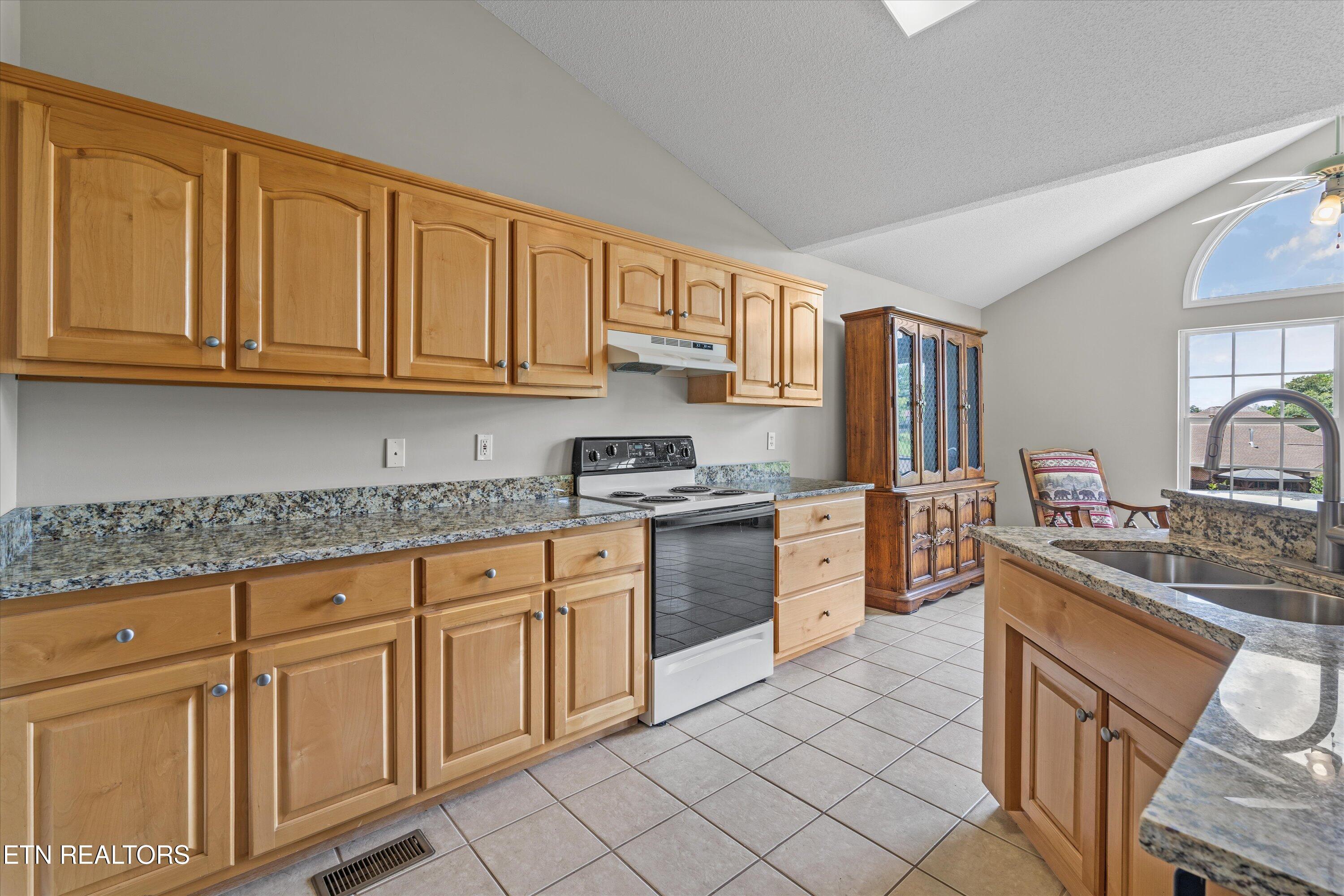 318 Royal Oaks Drive