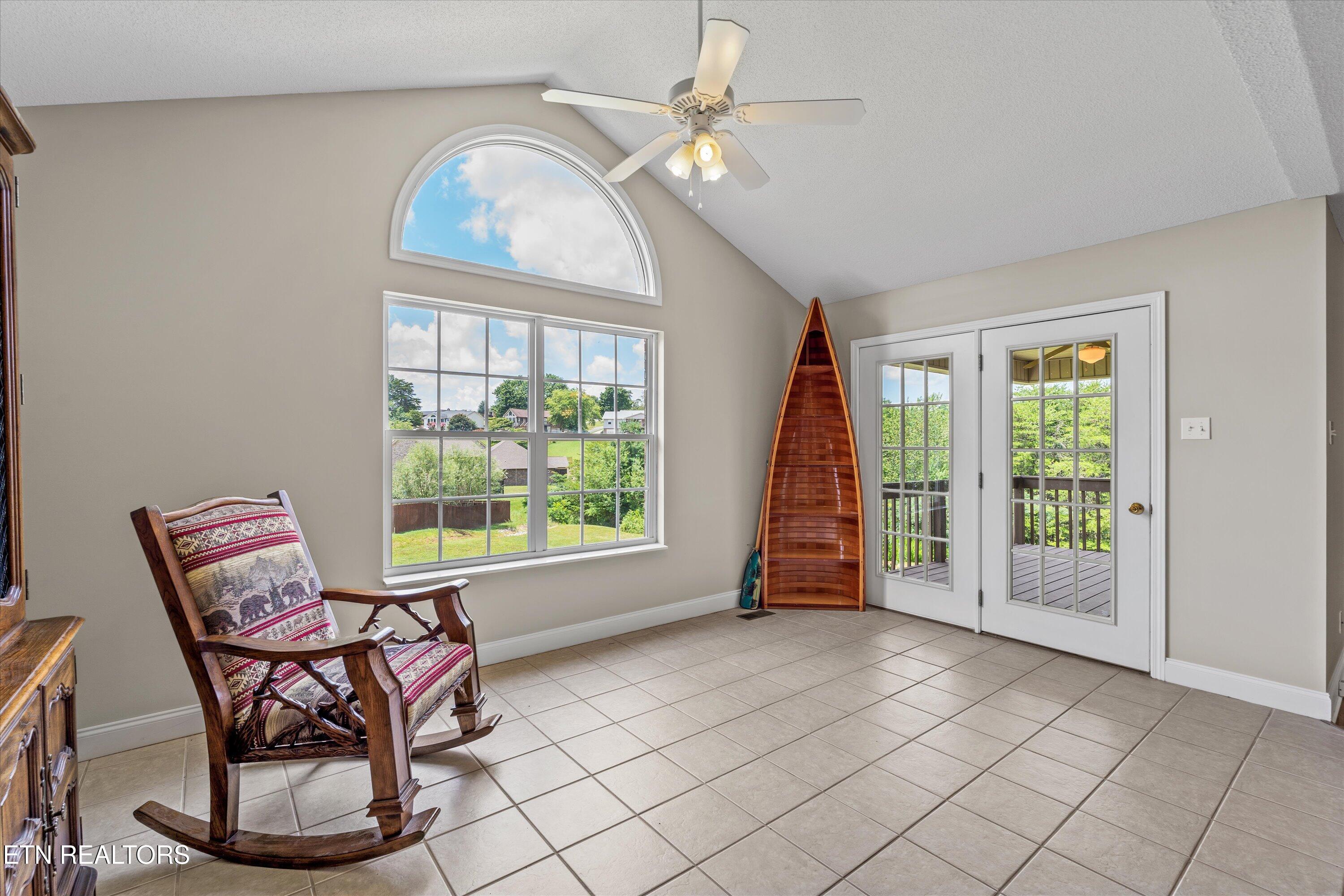 318 Royal Oaks Drive