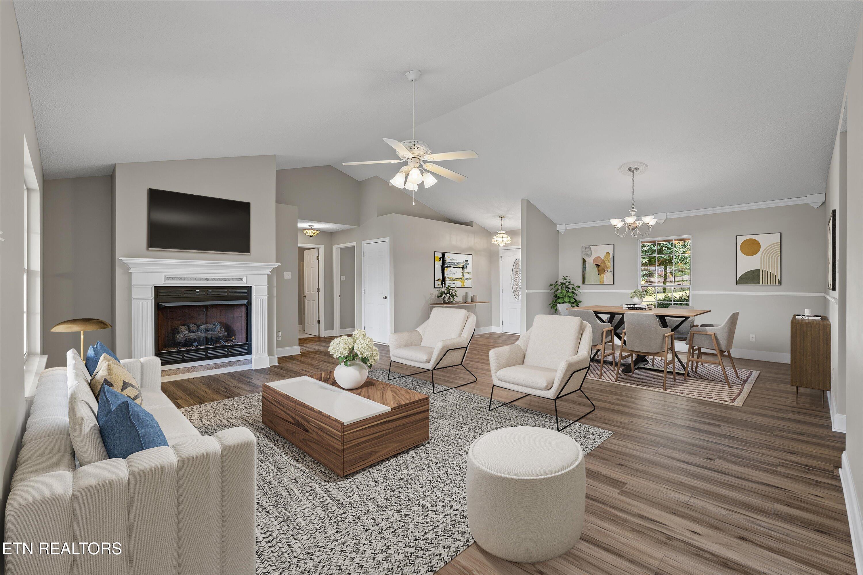 318 Royal Oaks Drive