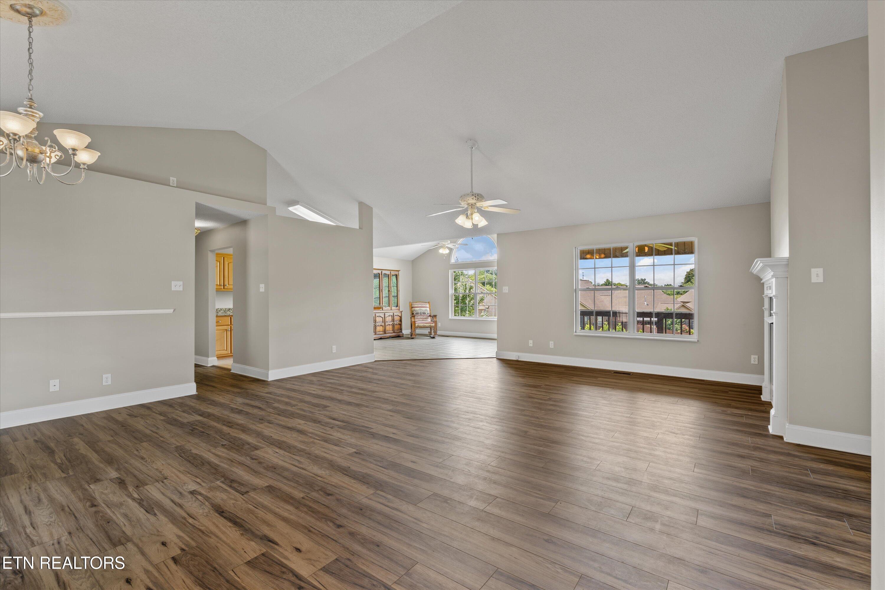 318 Royal Oaks Drive