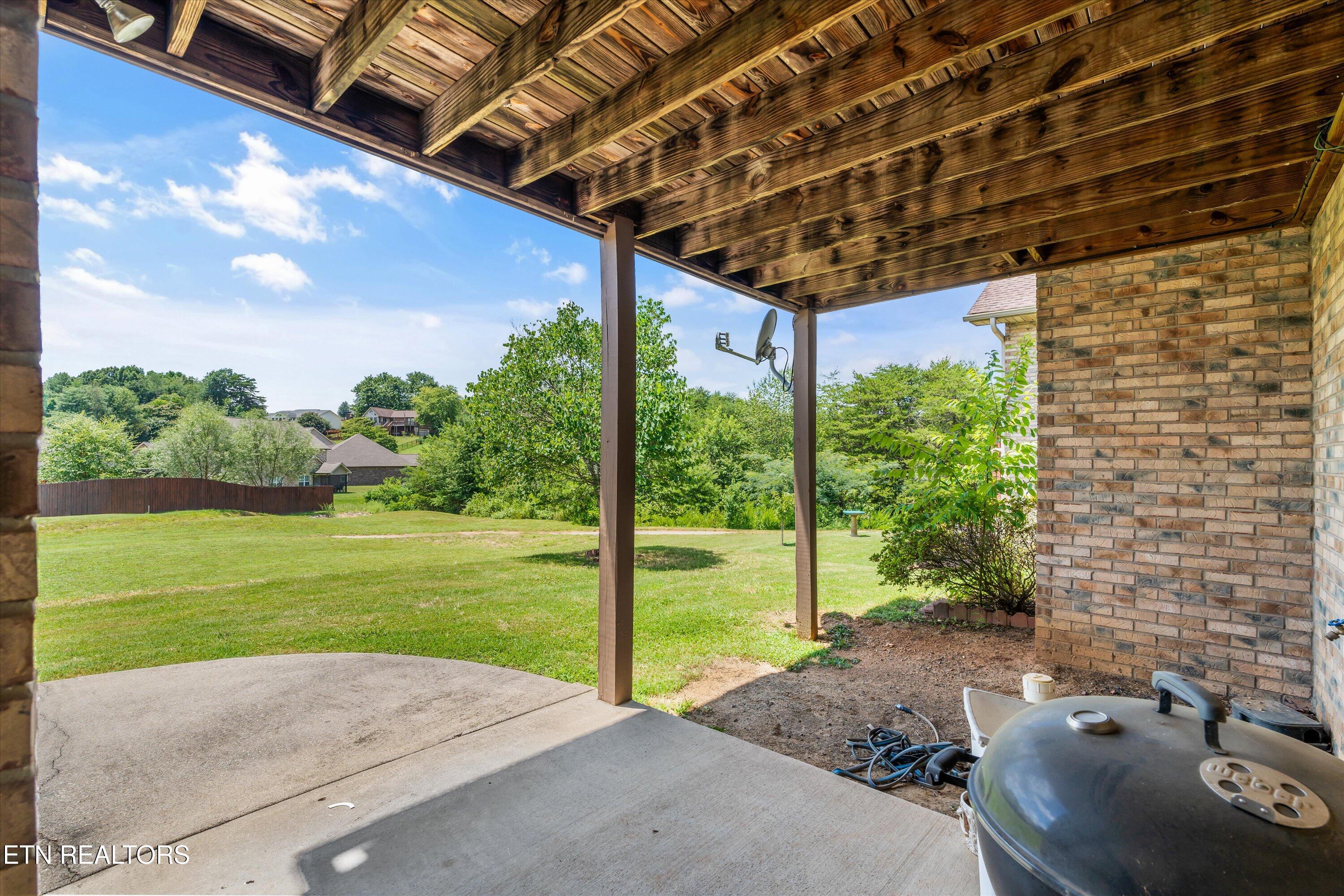 318 Royal Oaks Drive