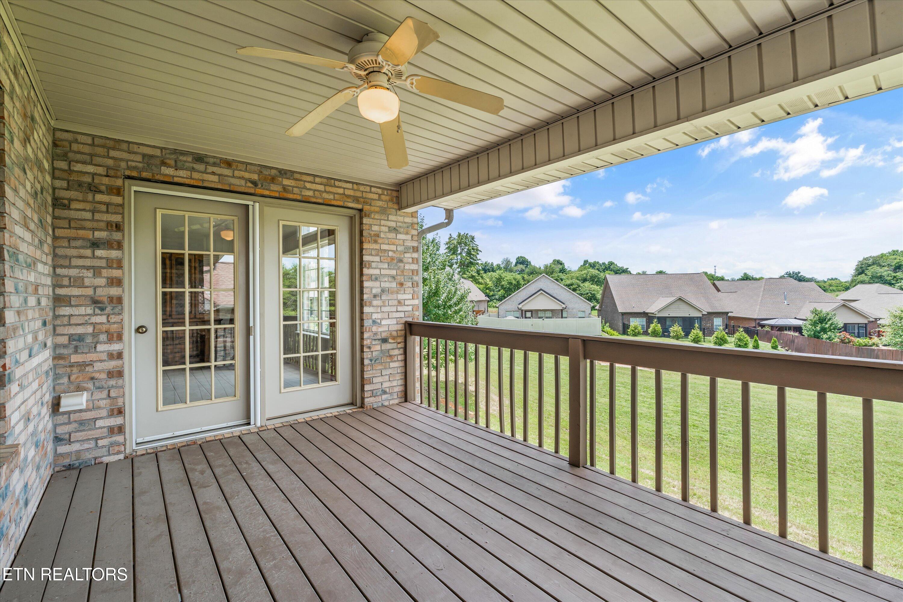 318 Royal Oaks Drive