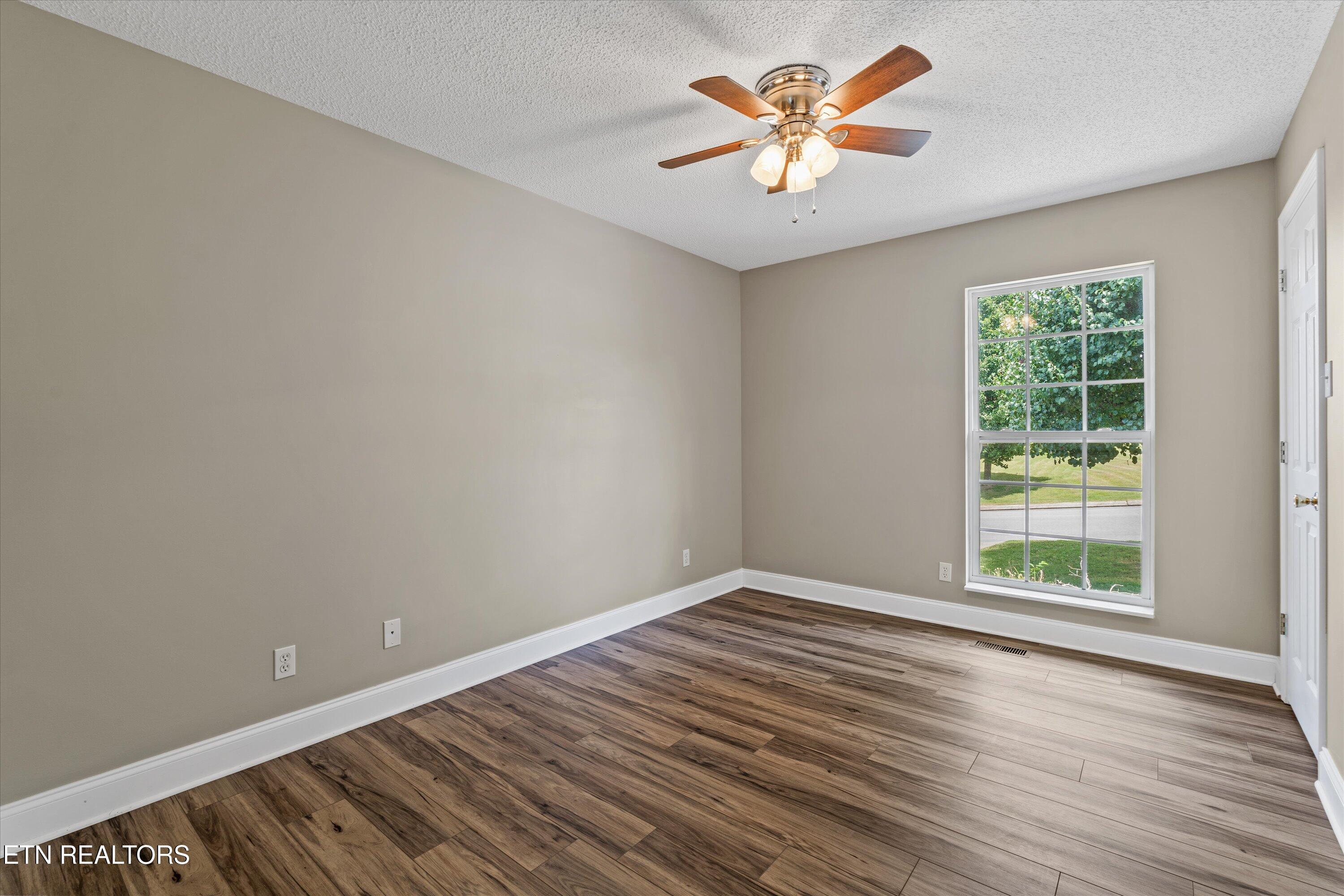 318 Royal Oaks Drive