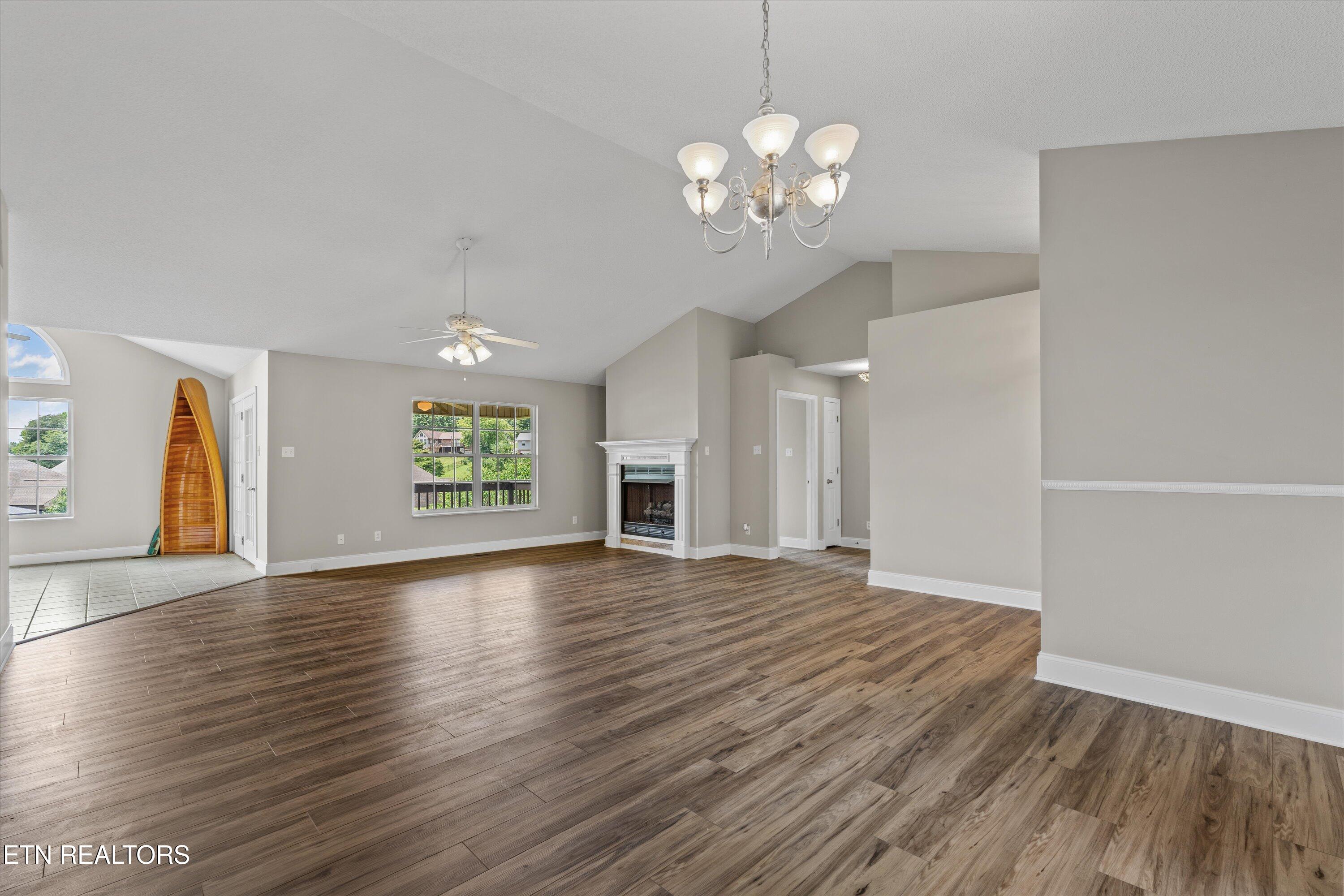 318 Royal Oaks Drive