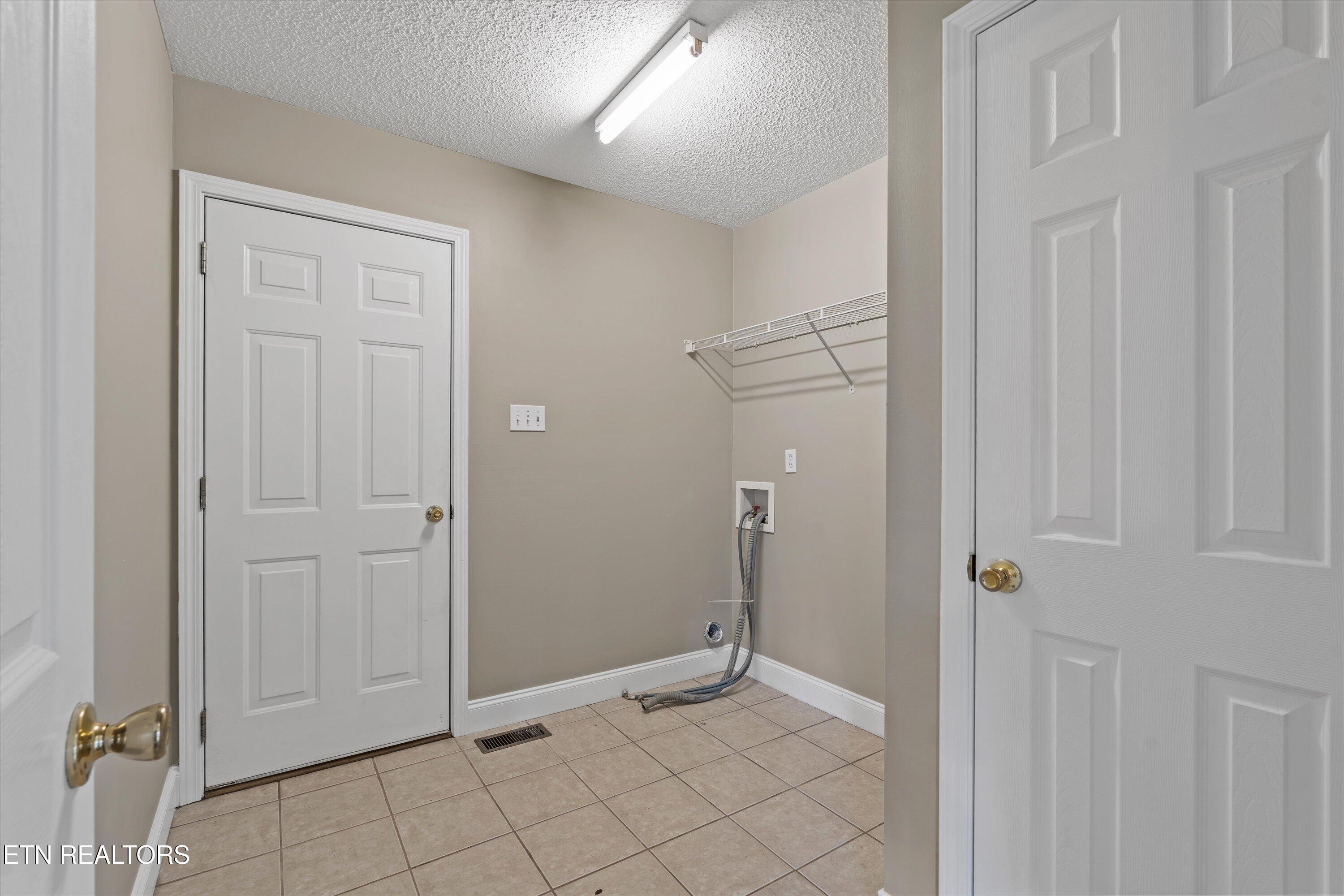 318 Royal Oaks Drive