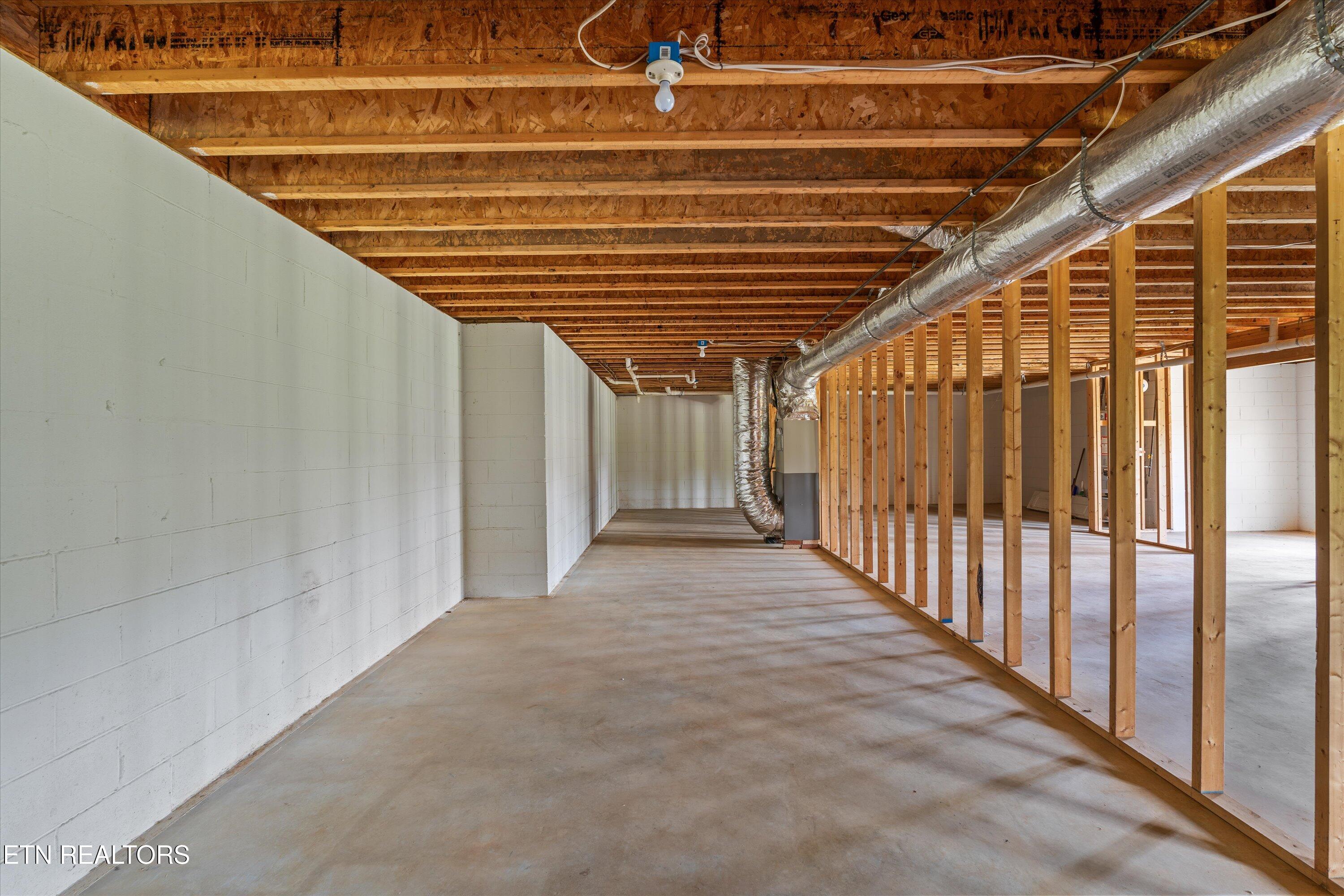 318 Royal Oaks Drive