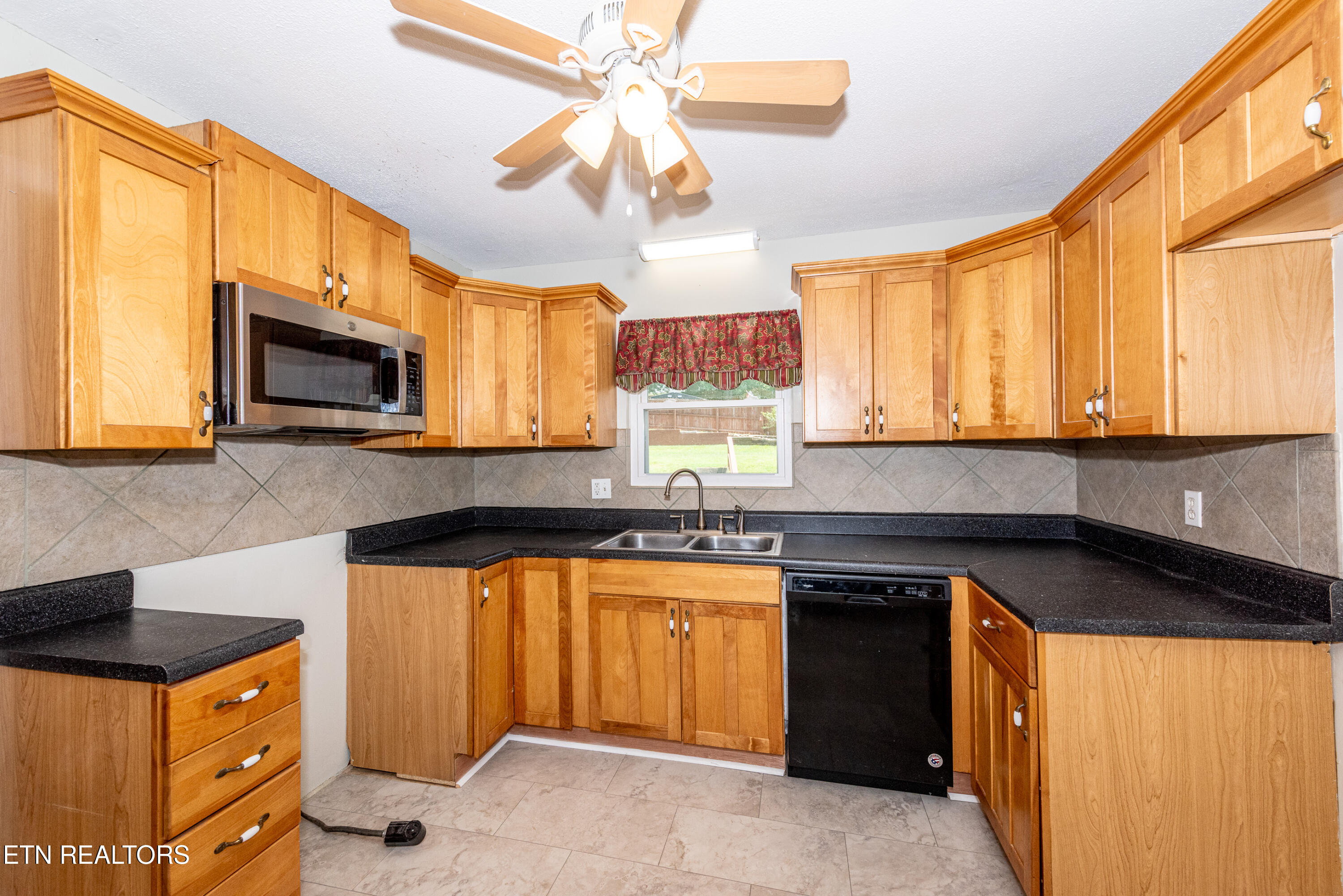 1119 Scenic Hill Drive