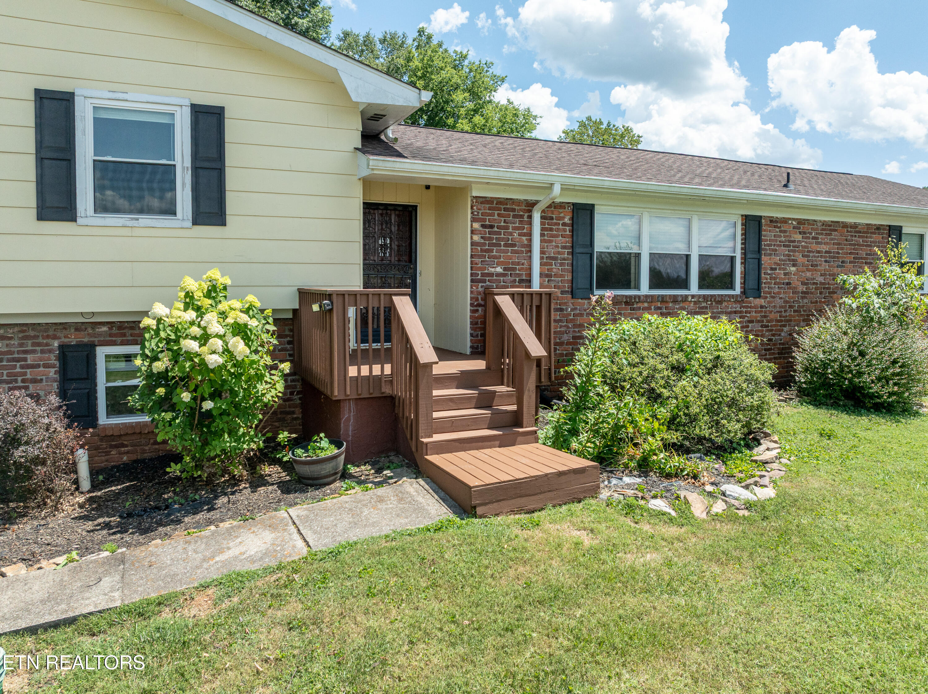1119 Scenic Hill Drive