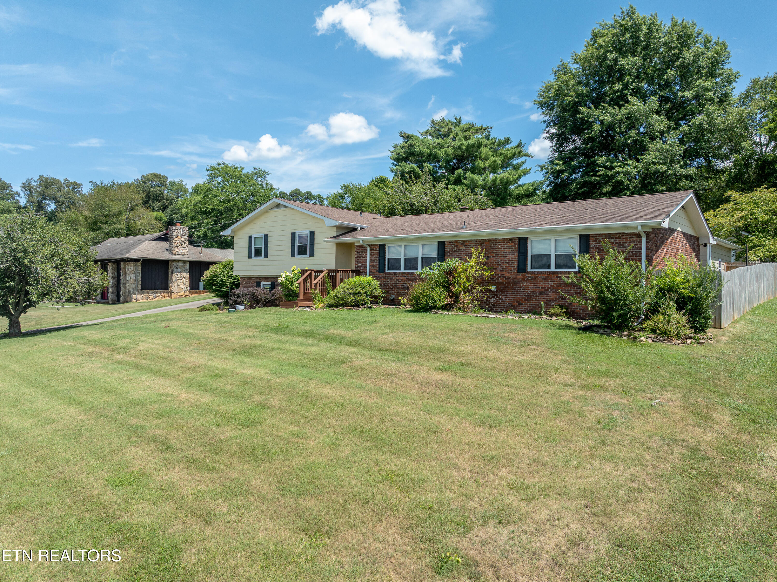 1119 Scenic Hill Drive