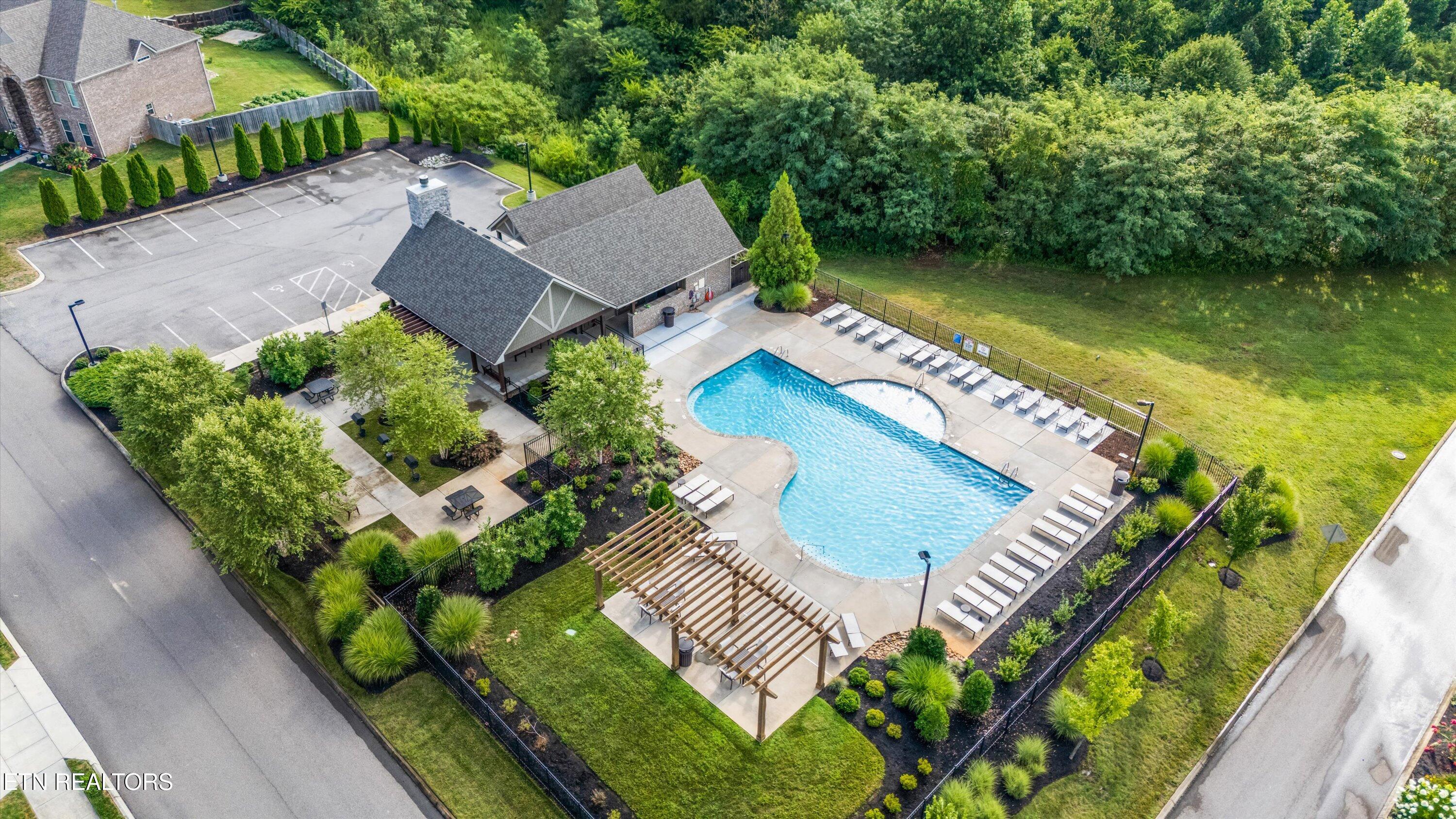 2610 Blackberry Ridge Blvd