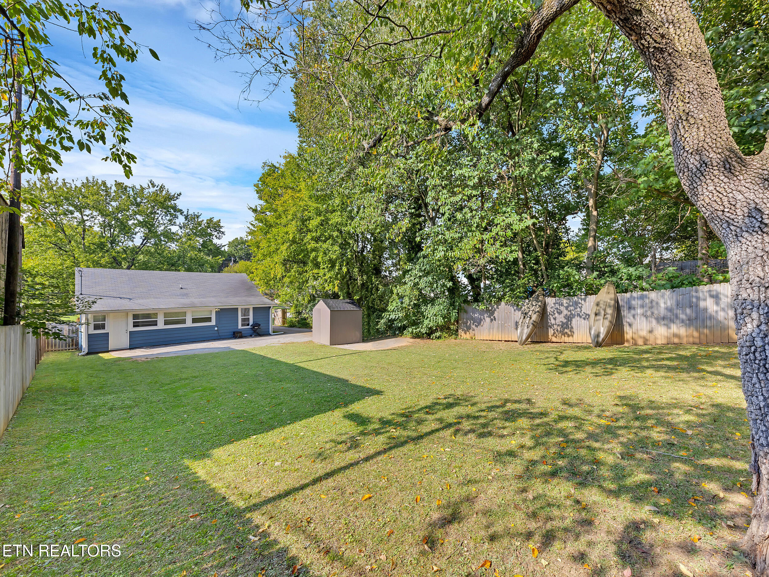 239 Lindsay St