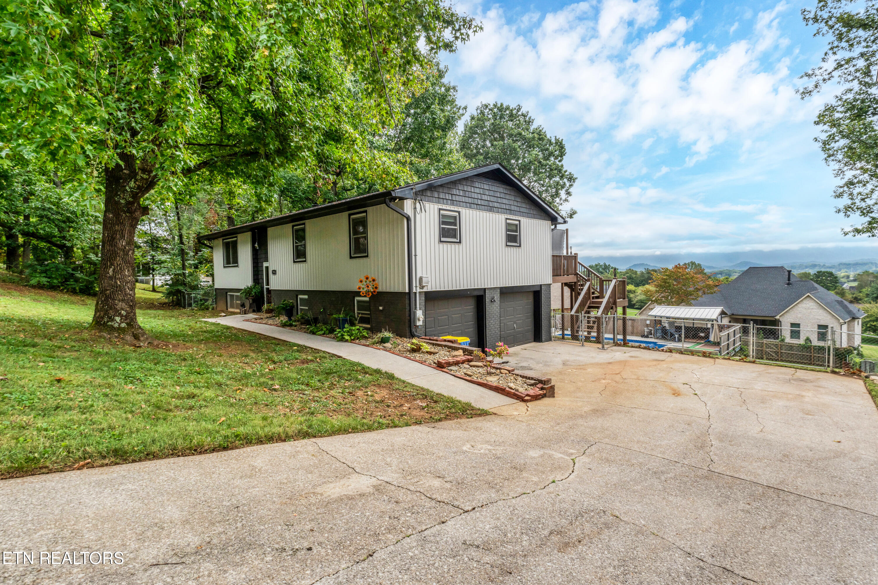 2906 Big Bend Drive