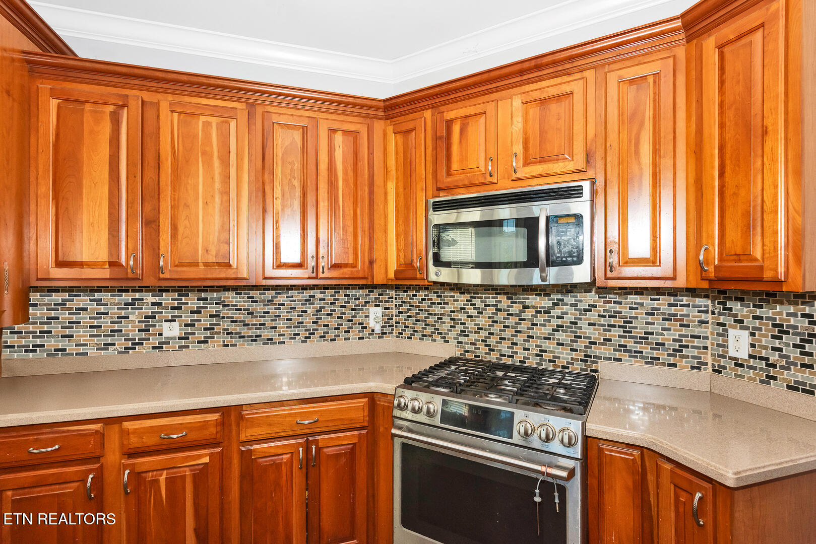 2704 Magnolia Pointe Lane