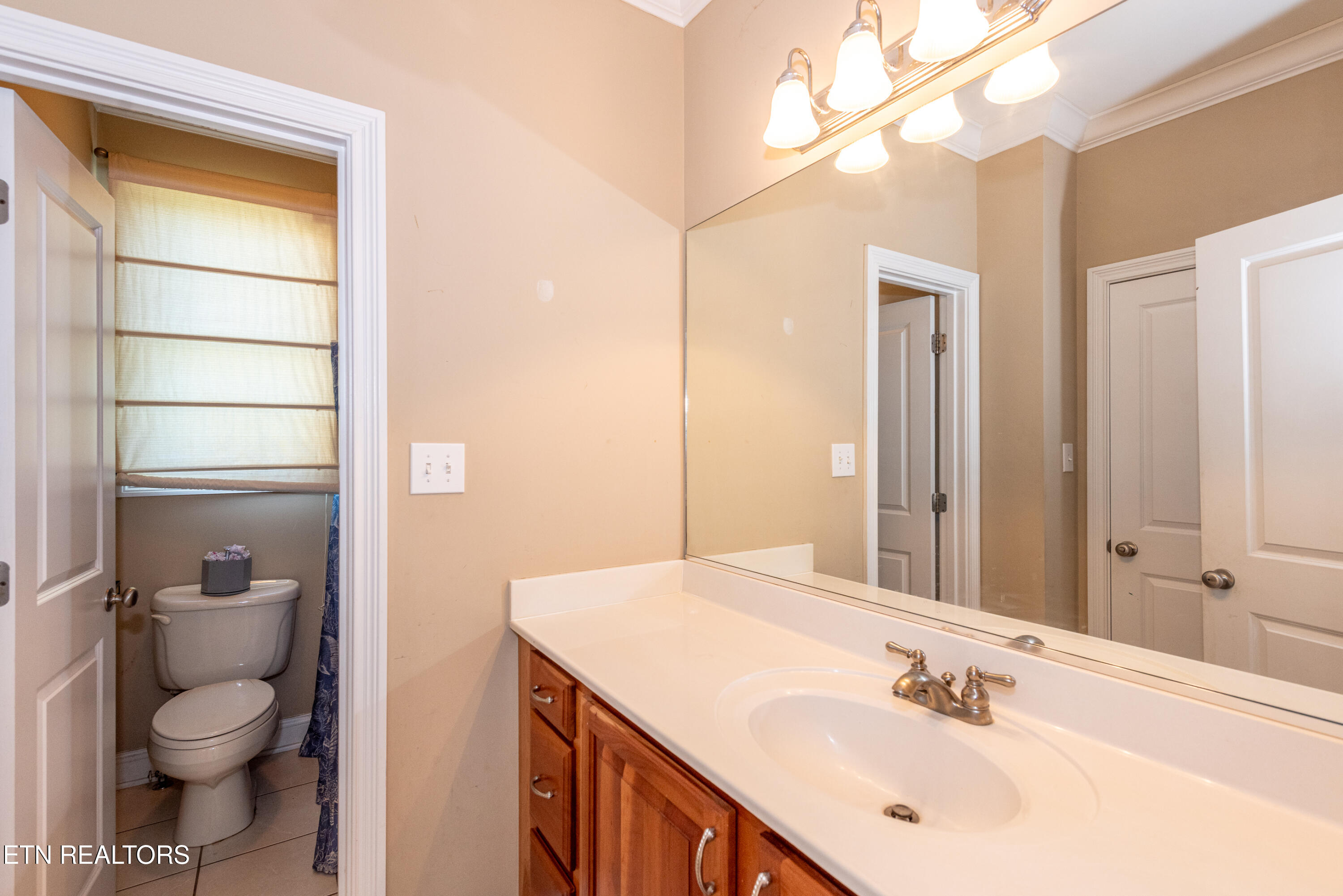 2704 Magnolia Pointe Lane