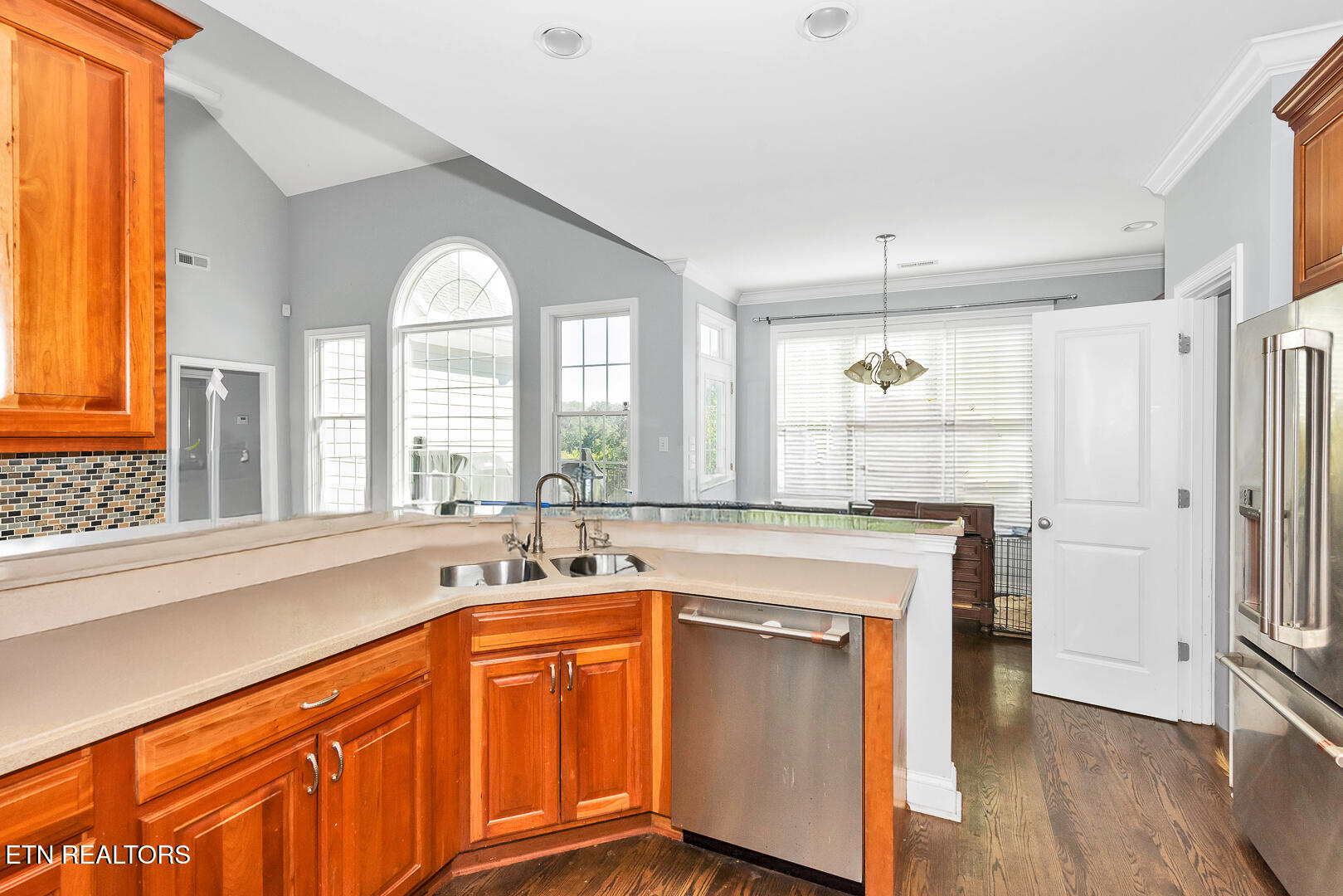 2704 Magnolia Pointe Lane