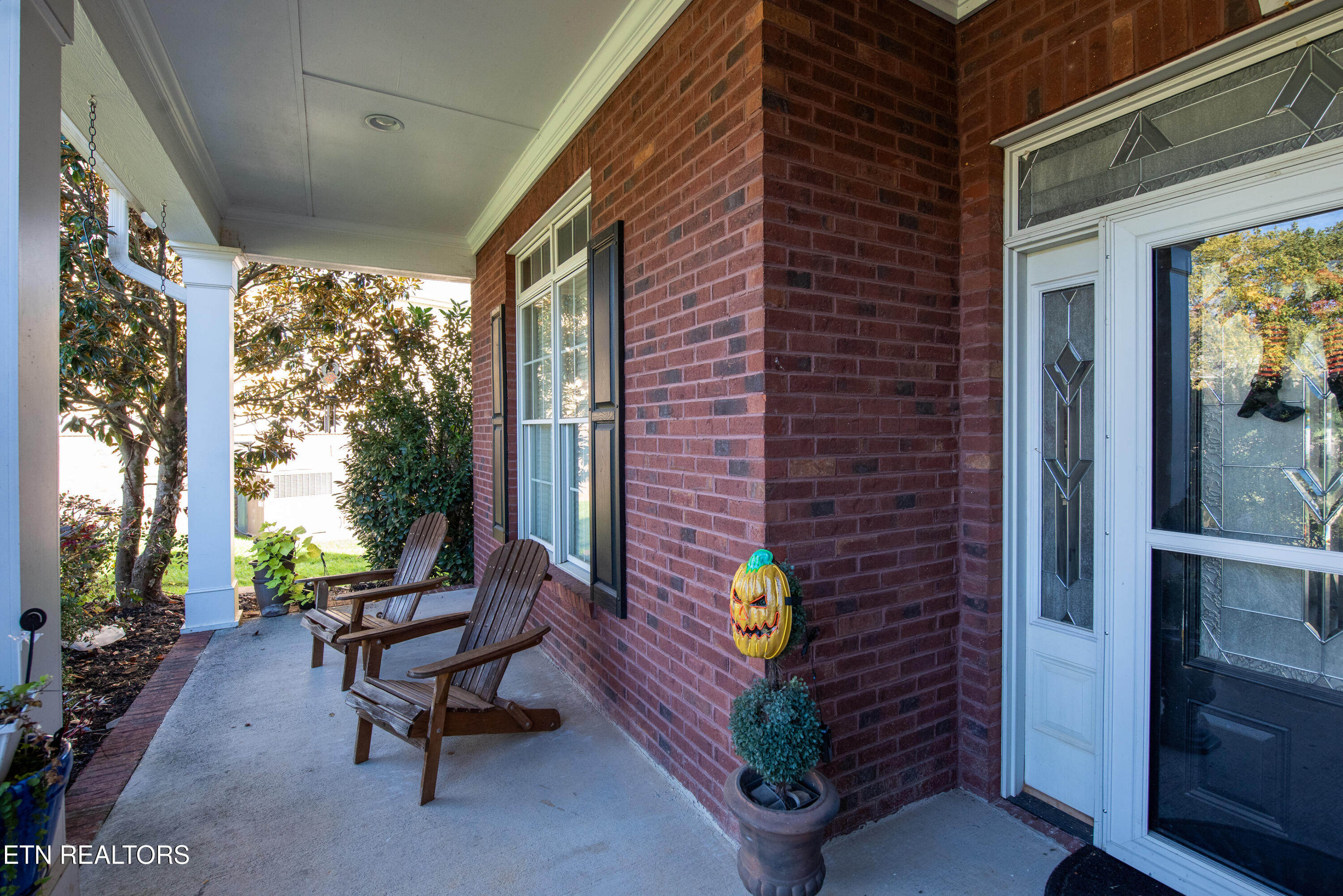 2704 Magnolia Pointe Lane