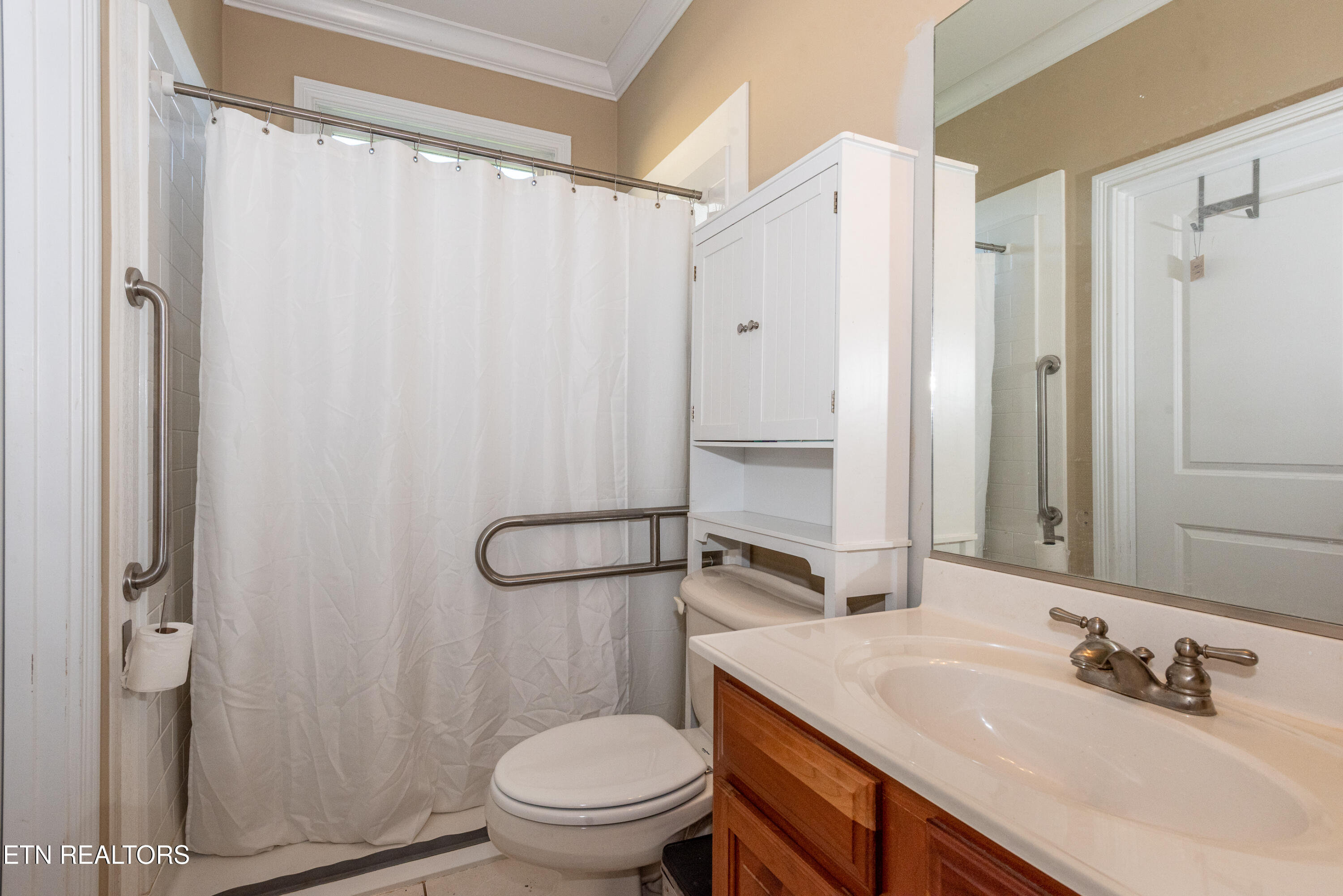 2704 Magnolia Pointe Lane