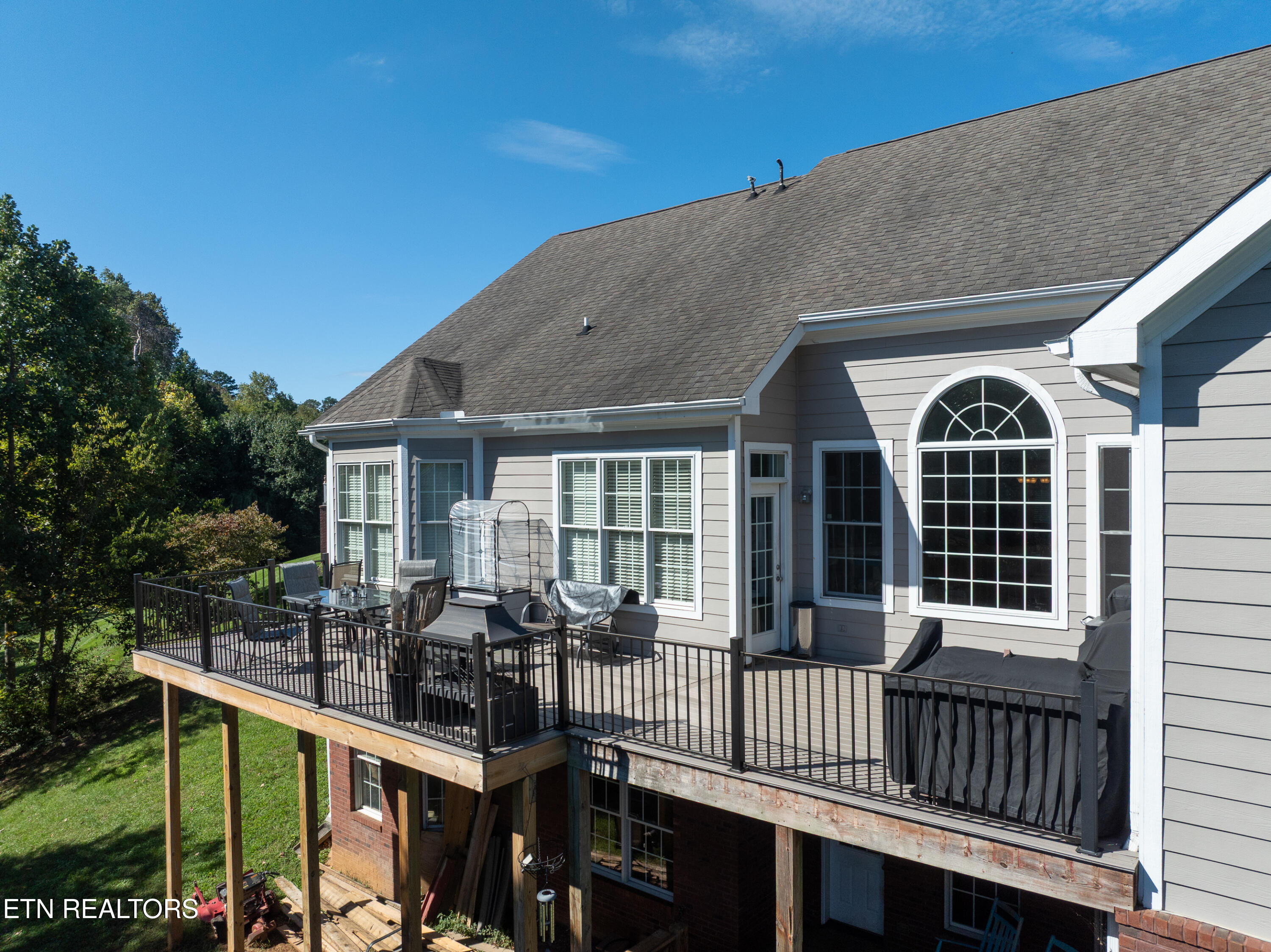 2704 Magnolia Pointe Lane