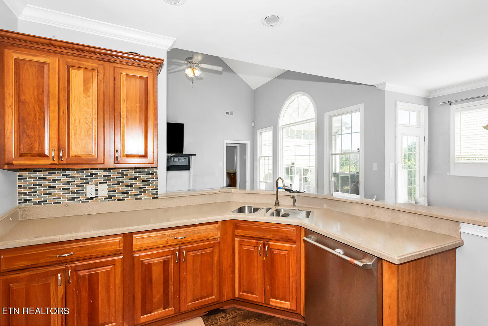 2704 Magnolia Pointe Lane