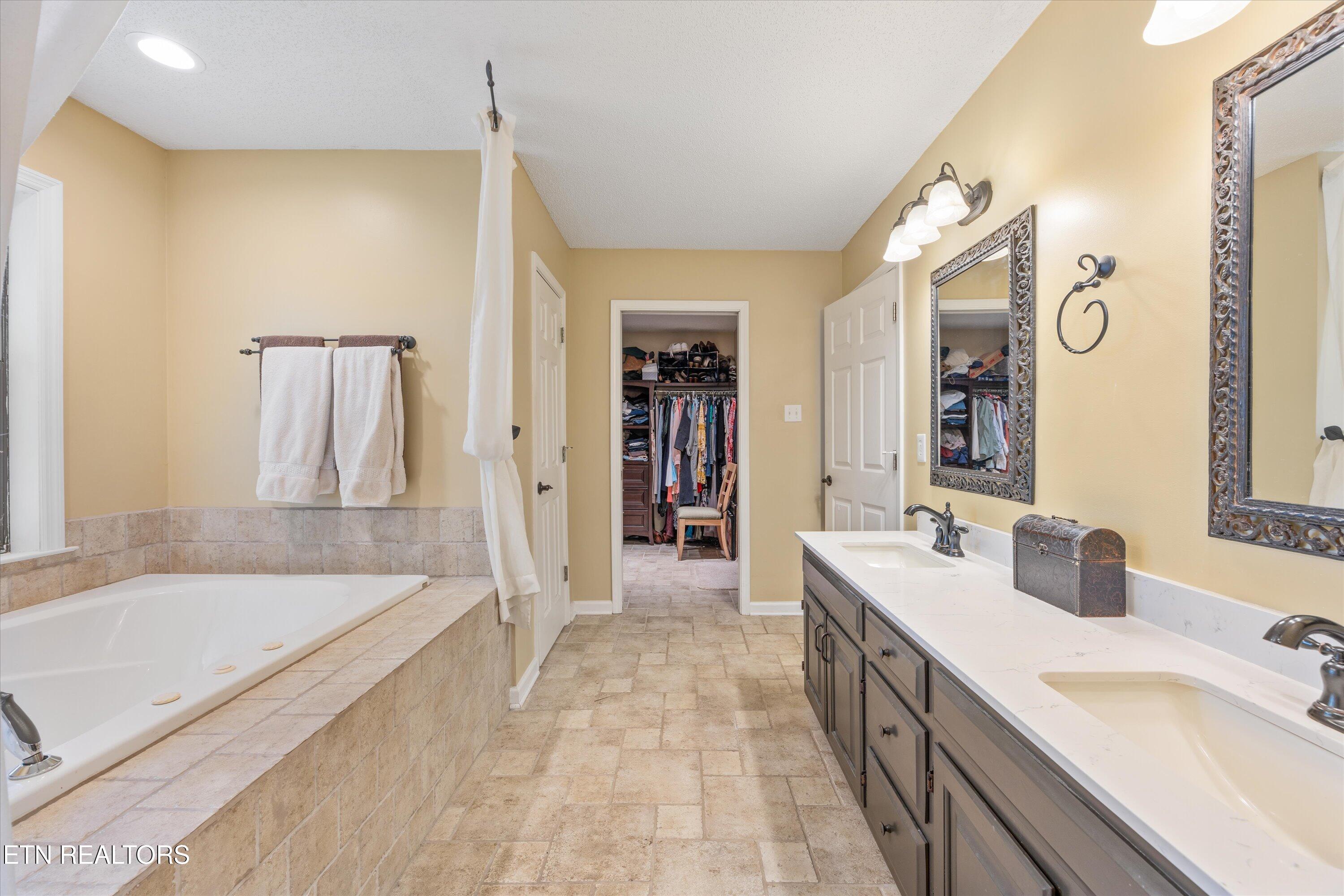 1827 Southcliff Drive, Maryville