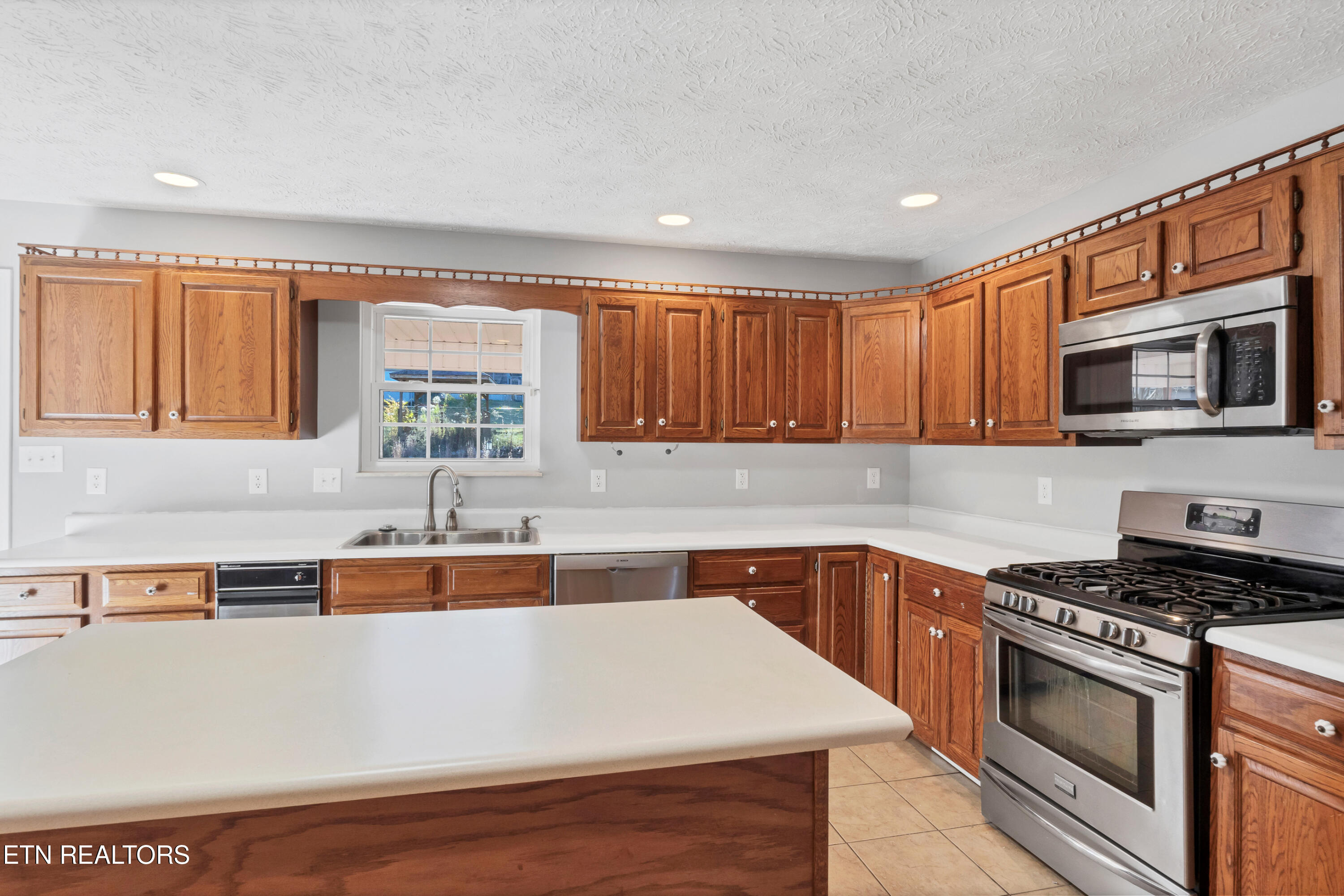 1031 S Dogwood Drive