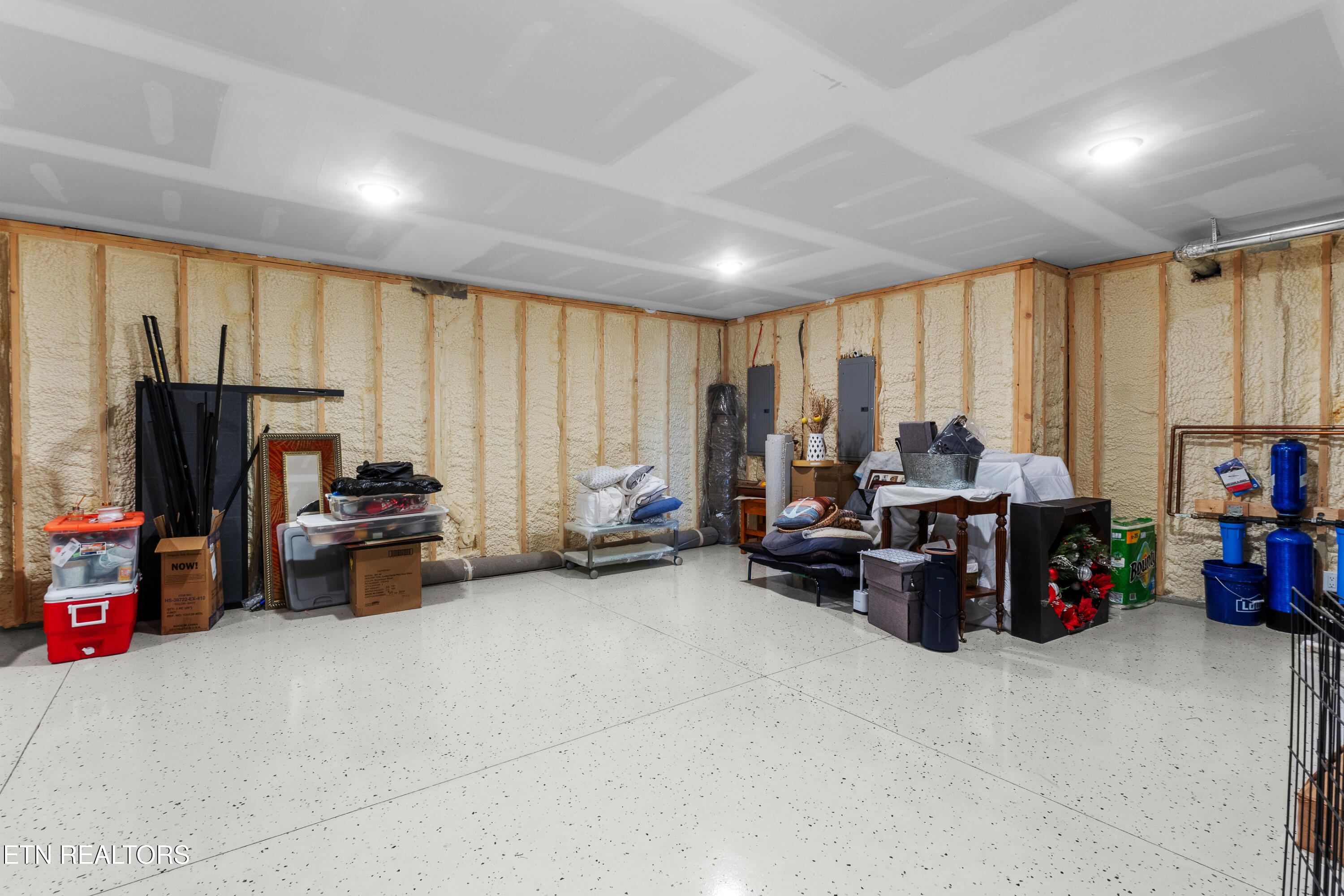 3702 Promontory Point