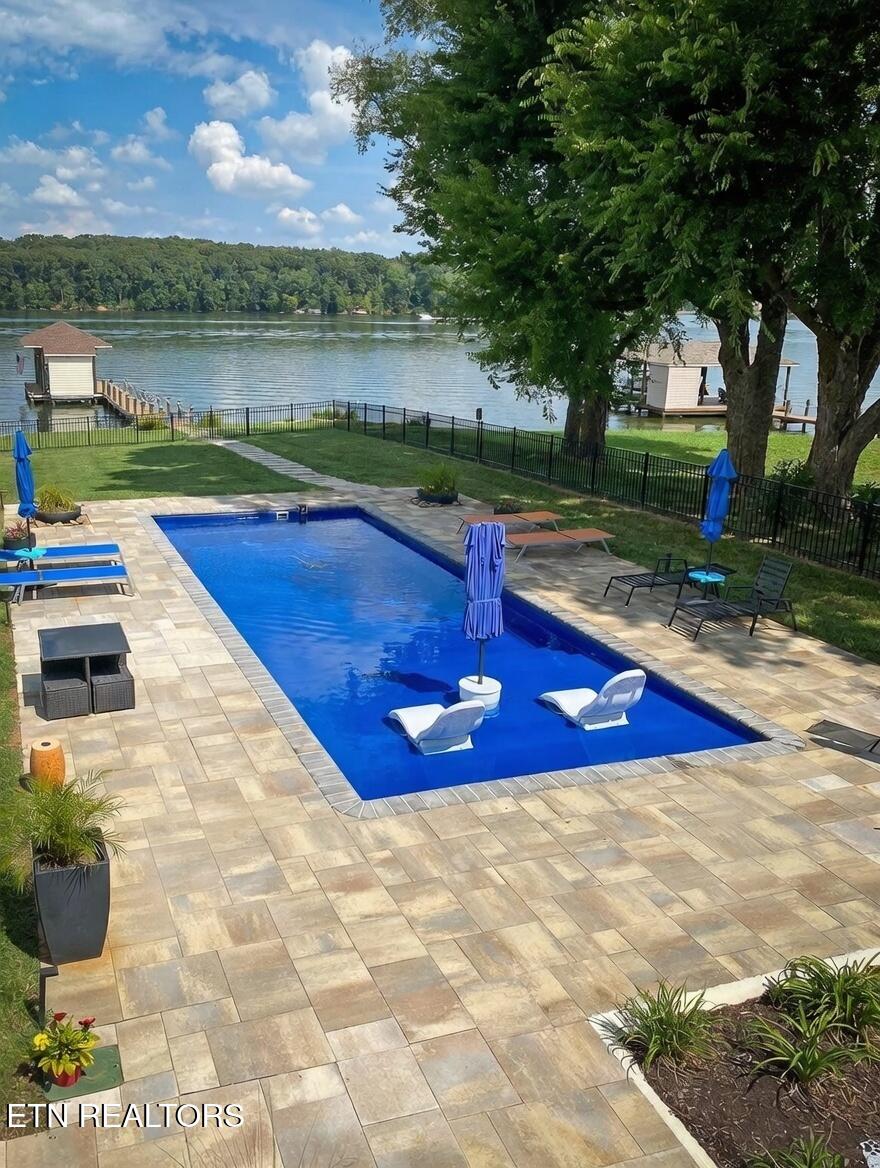 3702 Promontory Point