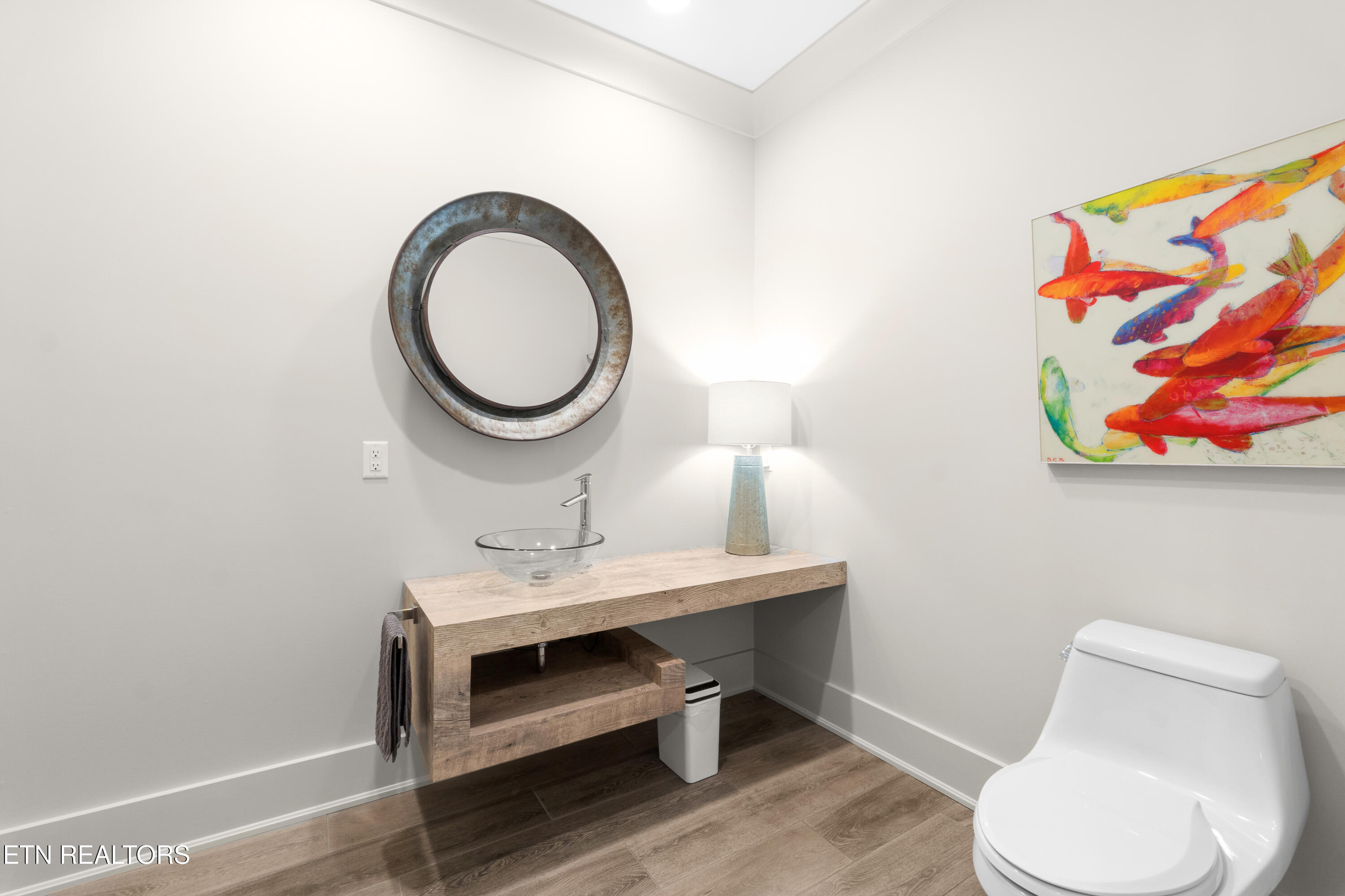 3702 Promontory Point