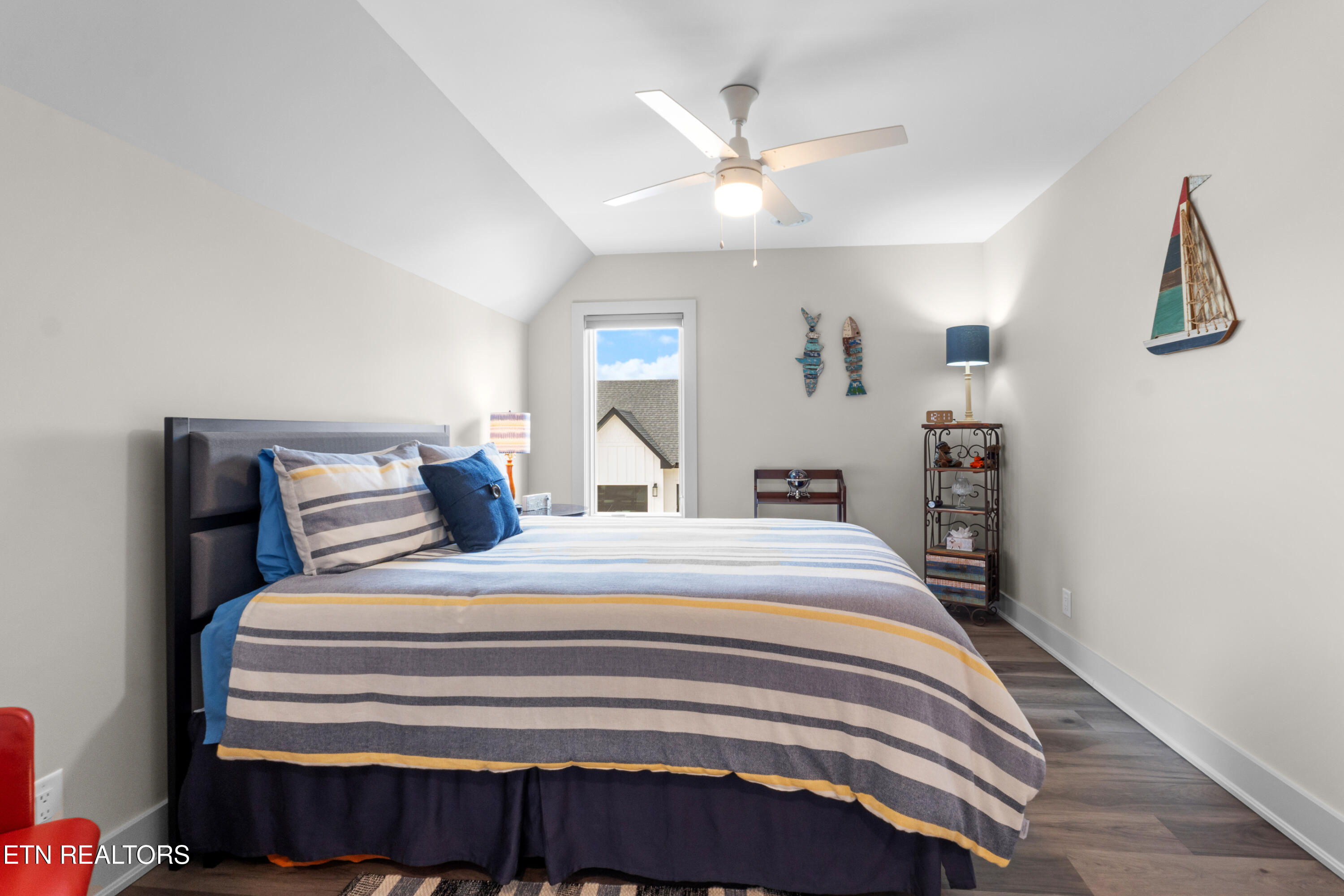 3702 Promontory Point