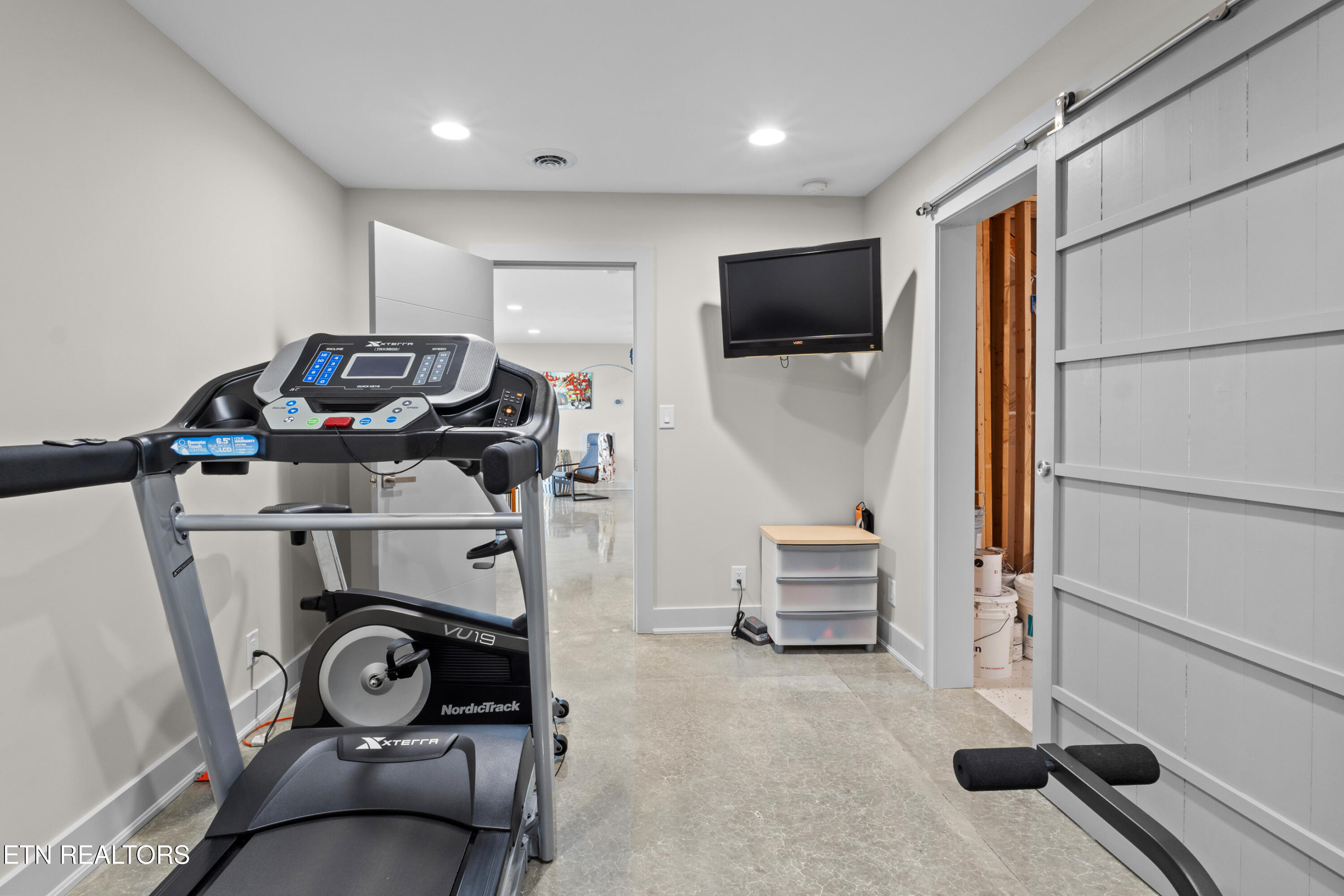 3702 Promontory Point