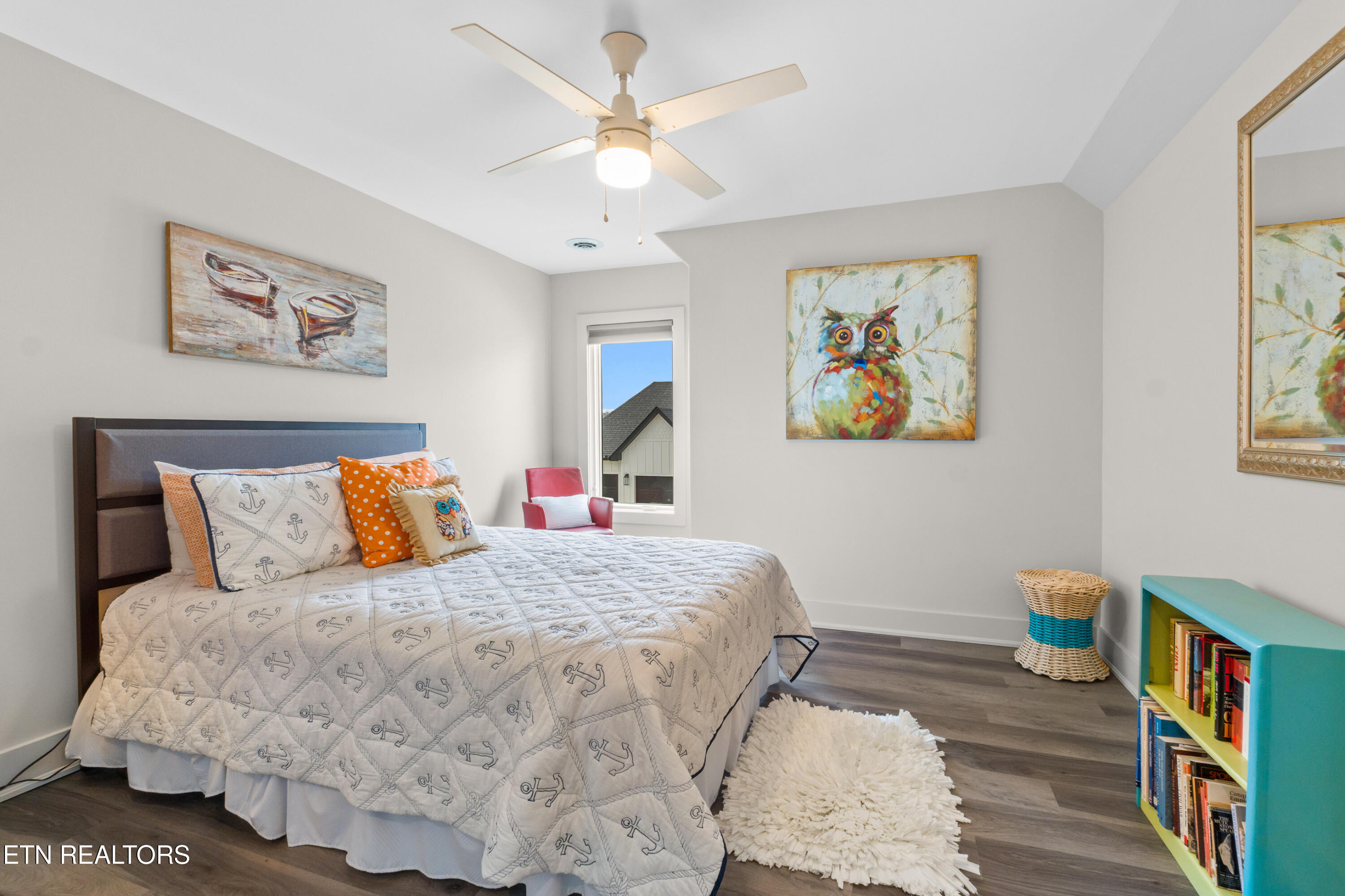 3702 Promontory Point