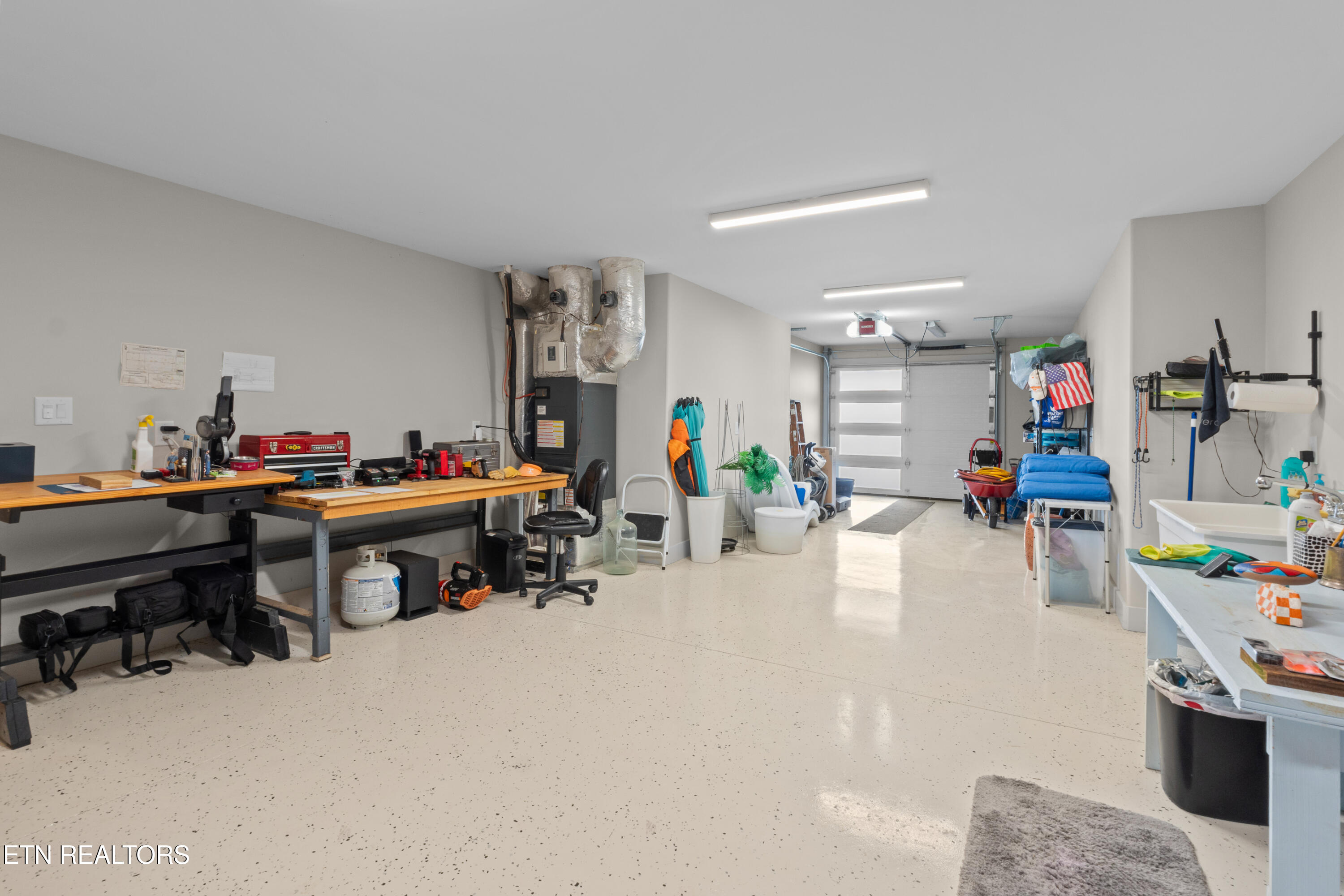 3702 Promontory Point