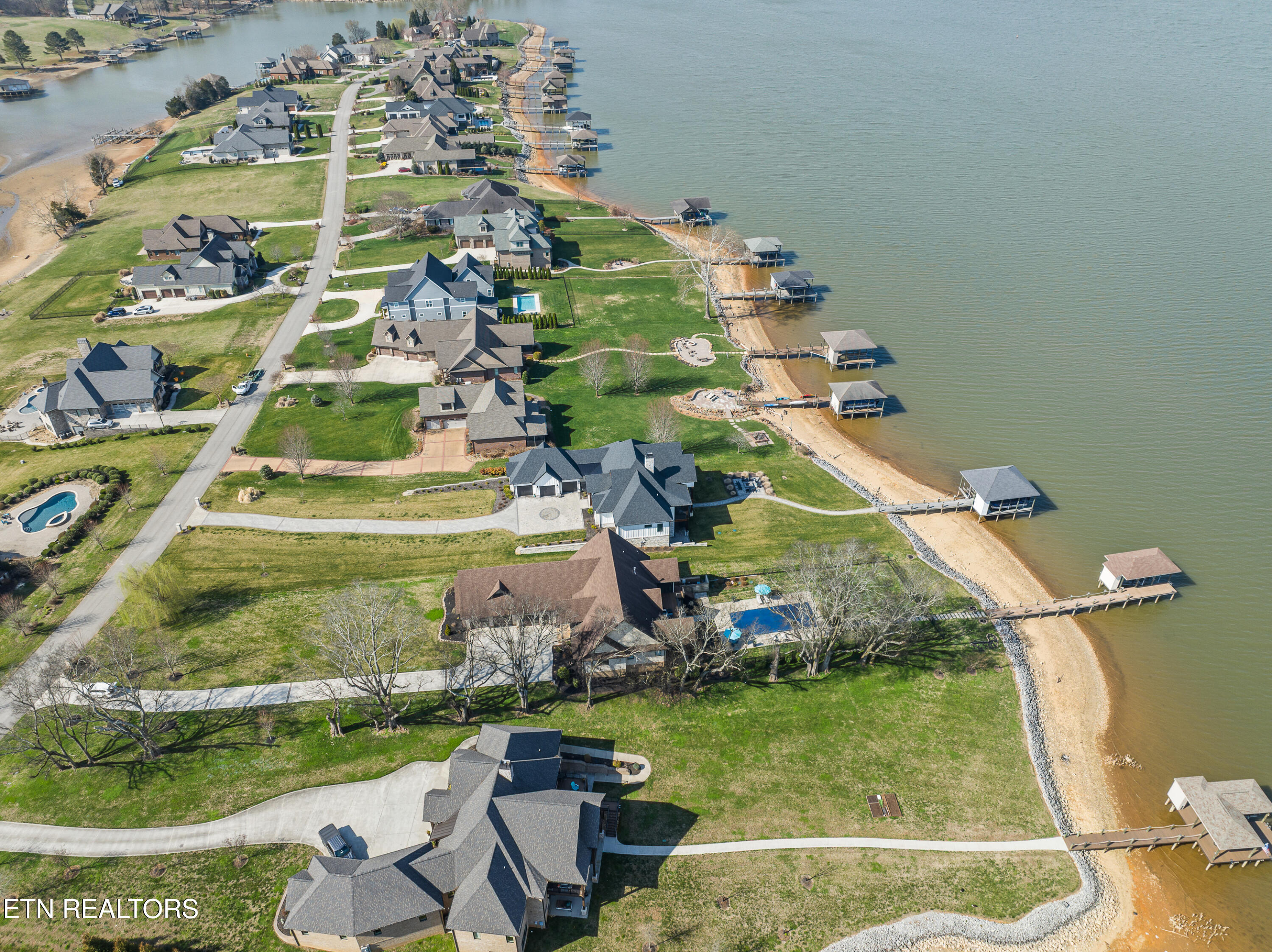 3702 Promontory Point