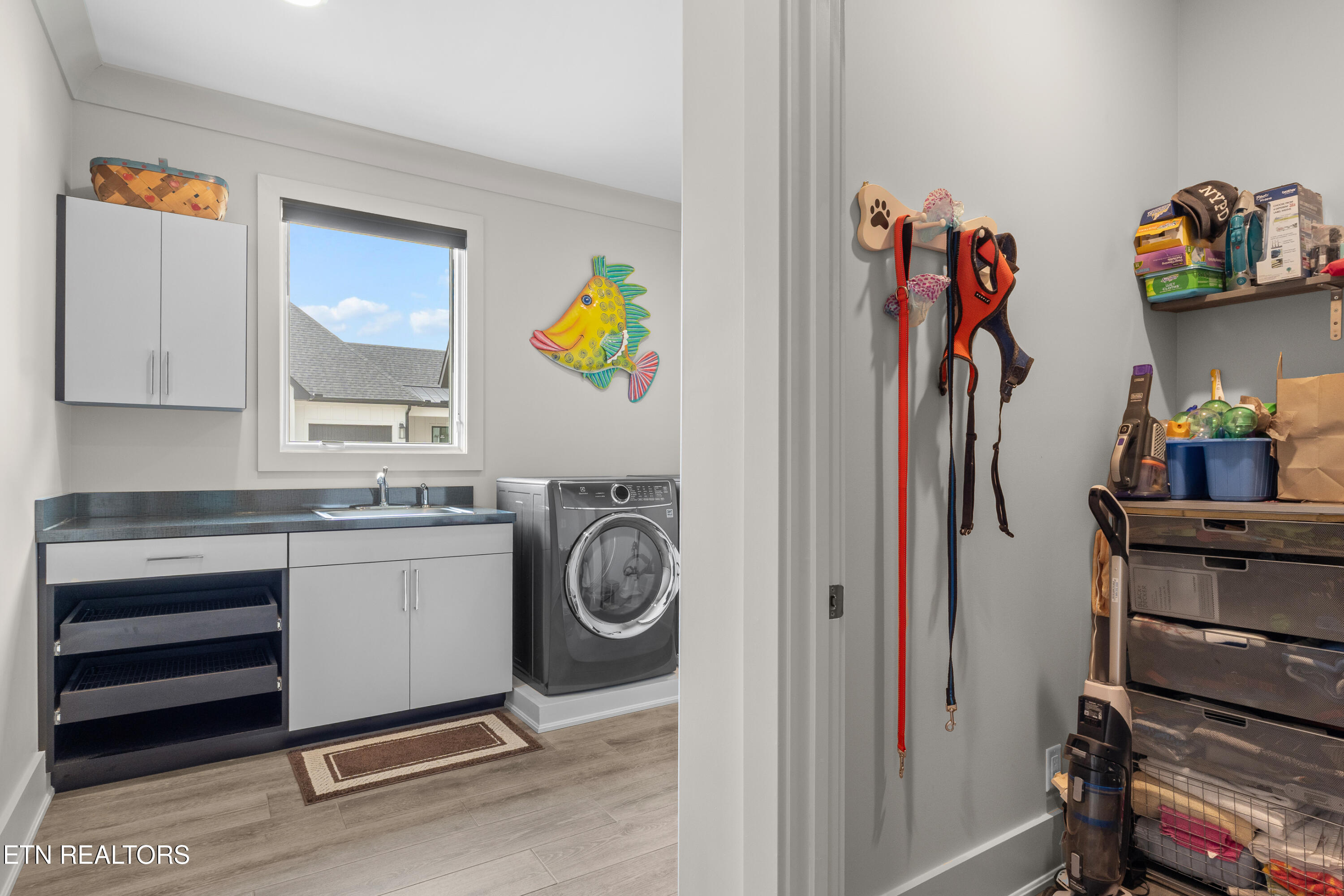 3702 Promontory Point