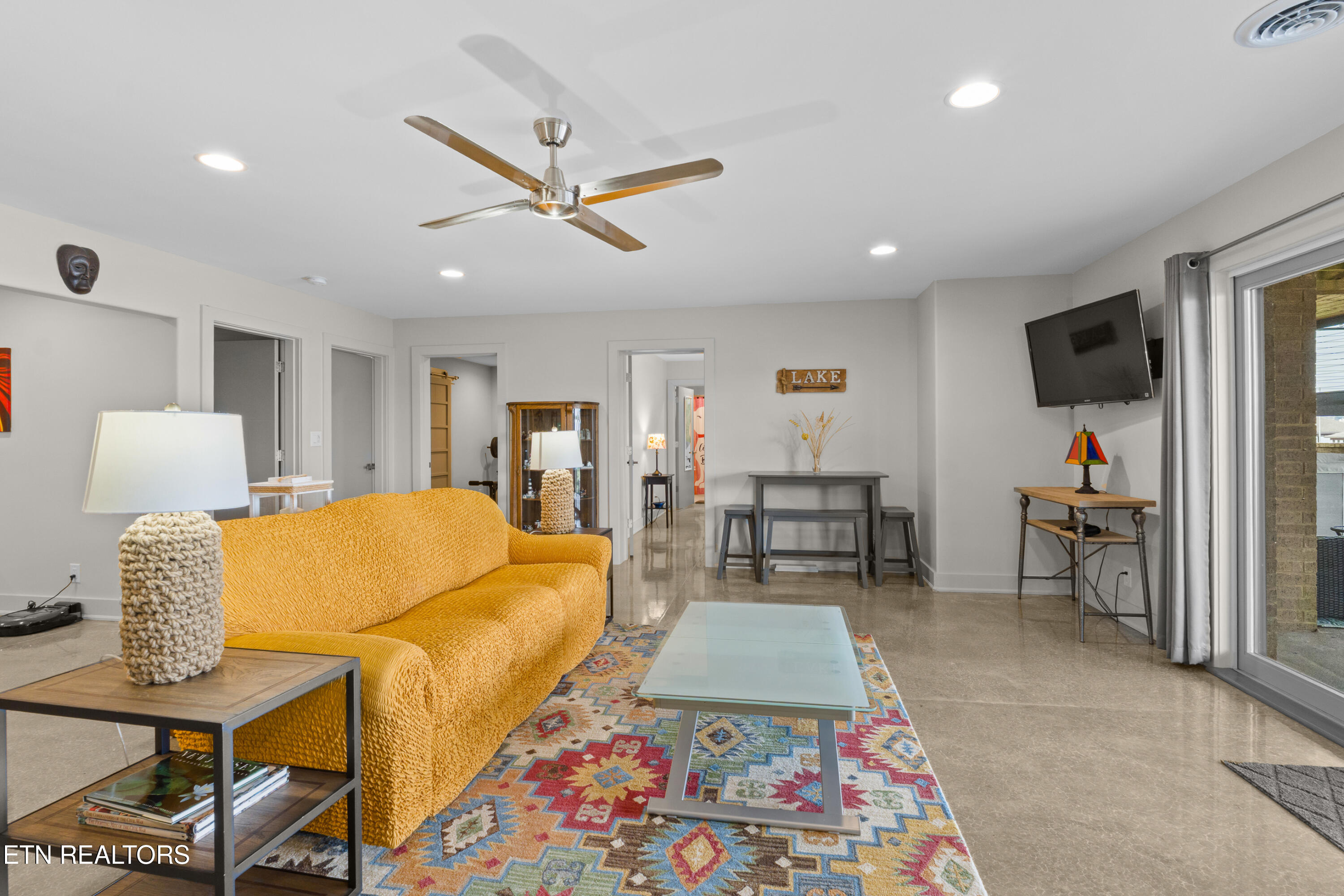 3702 Promontory Point