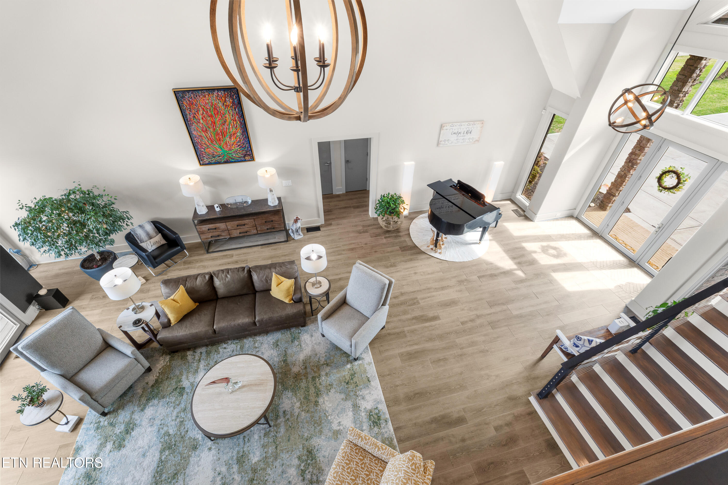 3702 Promontory Point