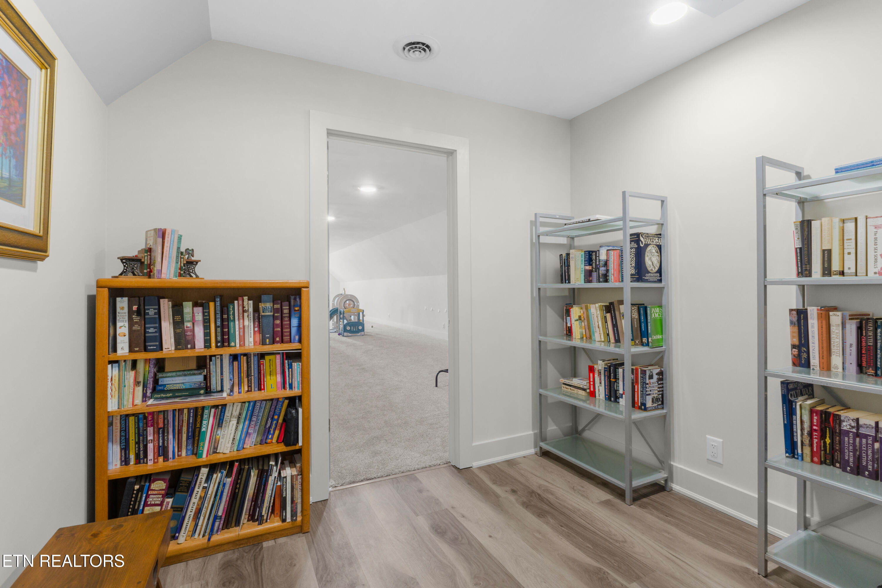 3702 Promontory Point