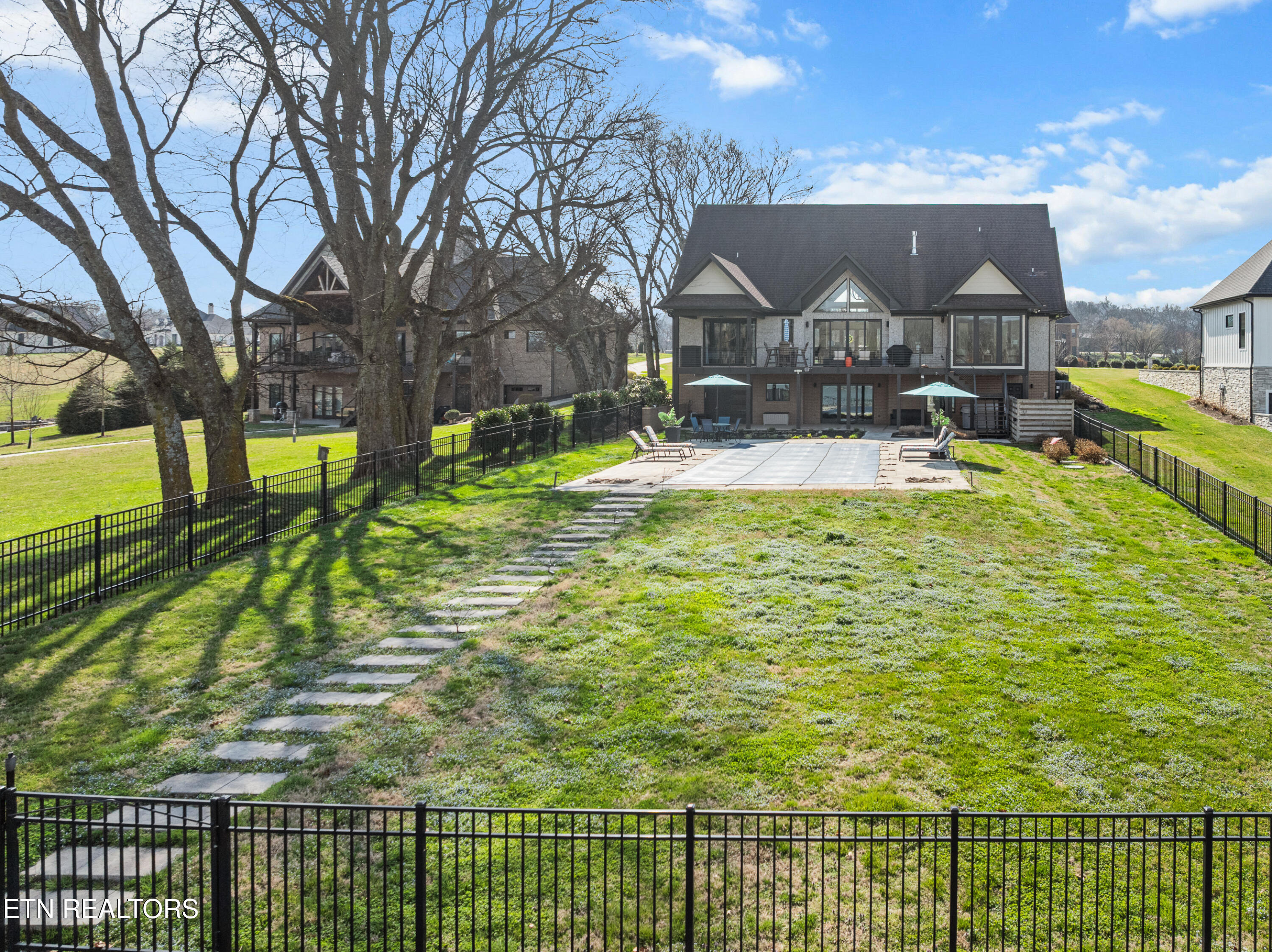 3702 Promontory Point