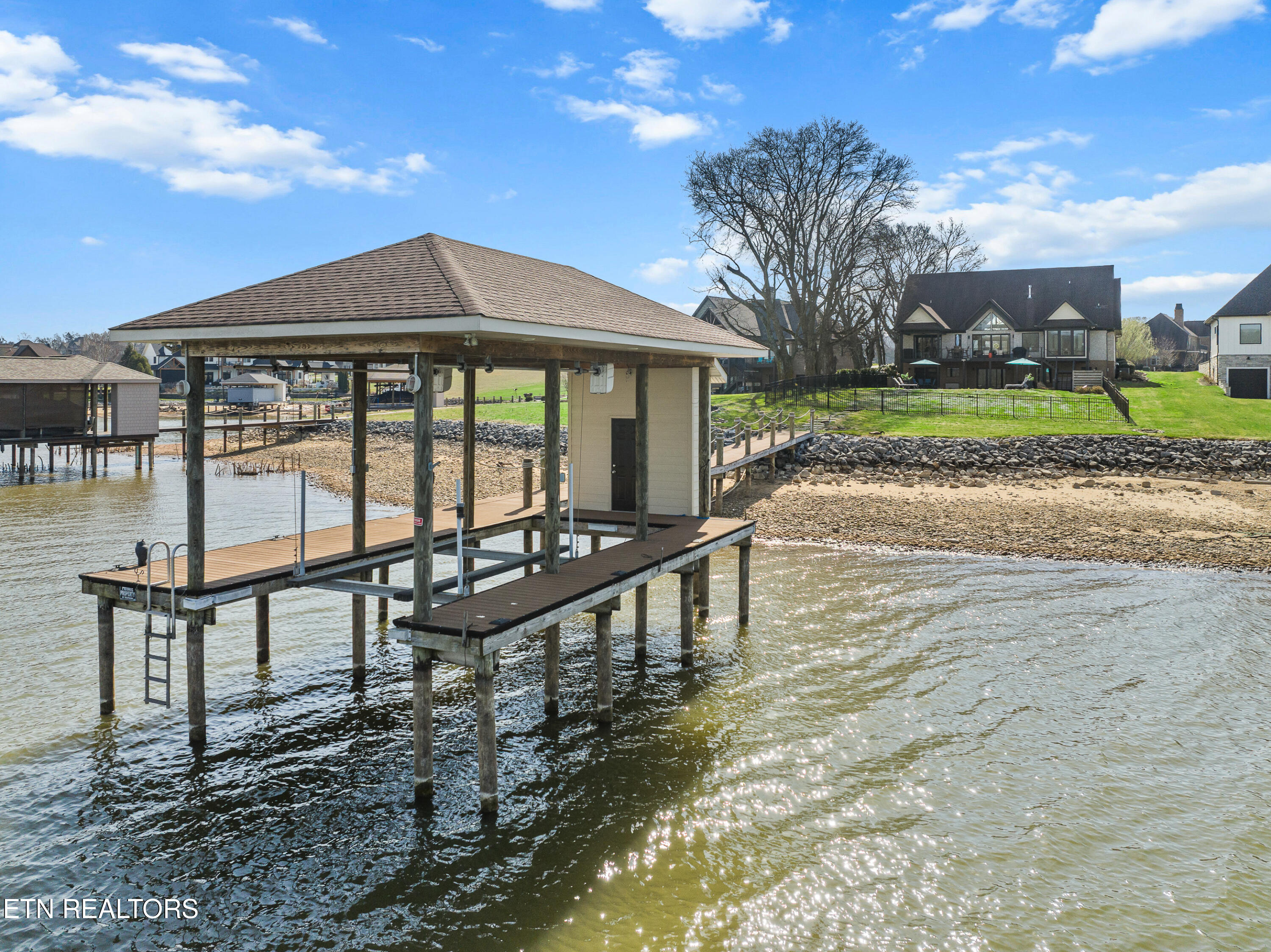 3702 Promontory Point