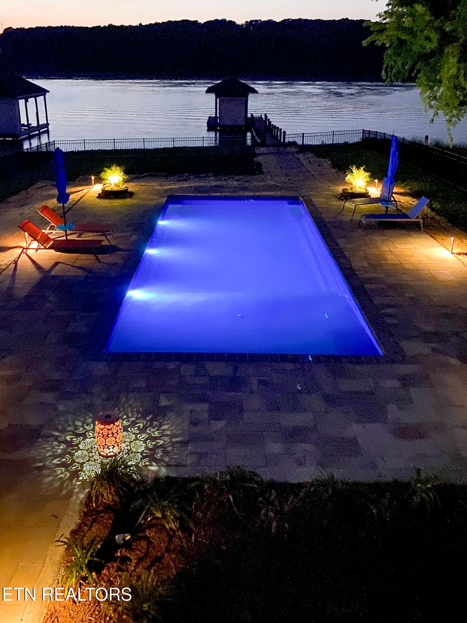 3702 Promontory Point